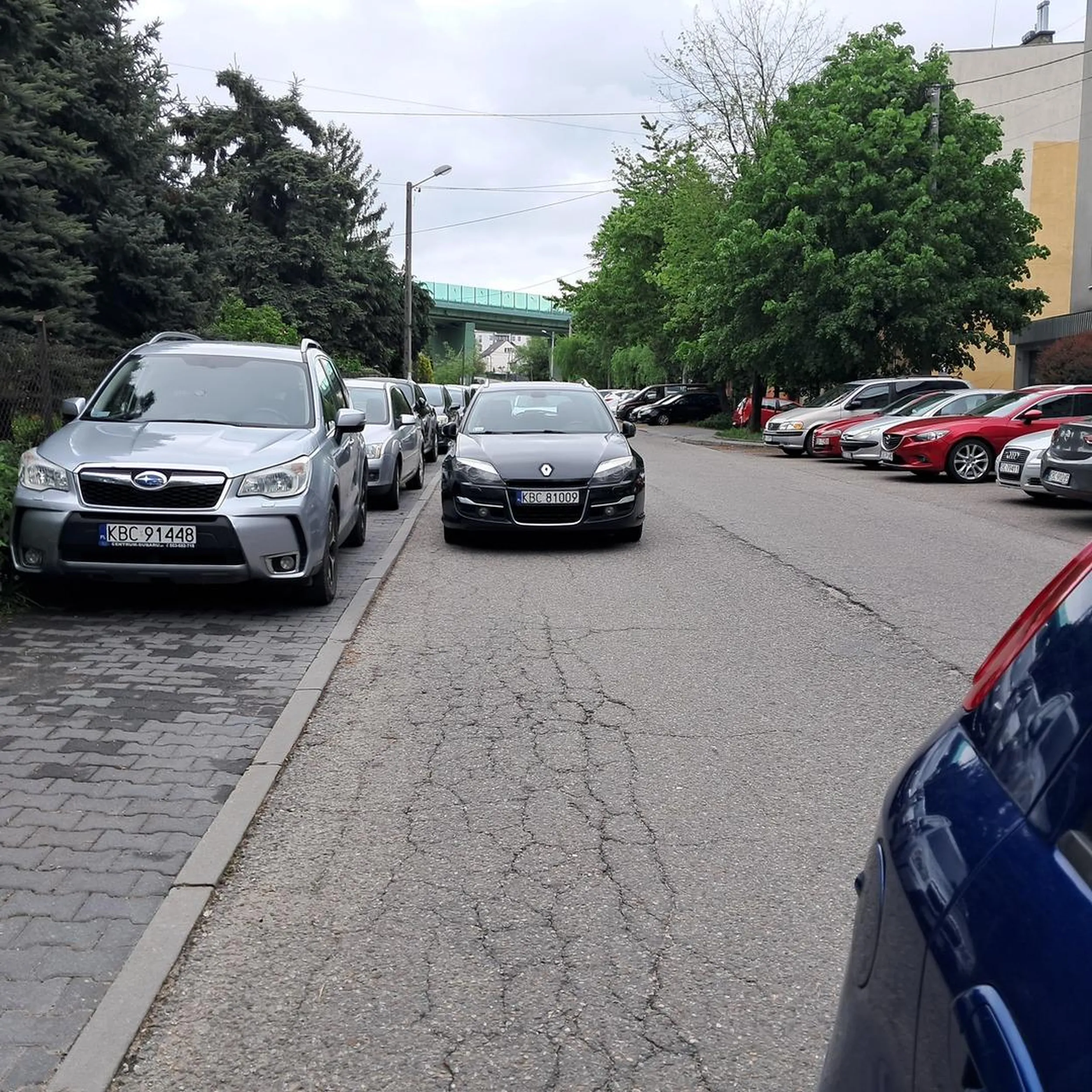 Fajny parking , na ulicy