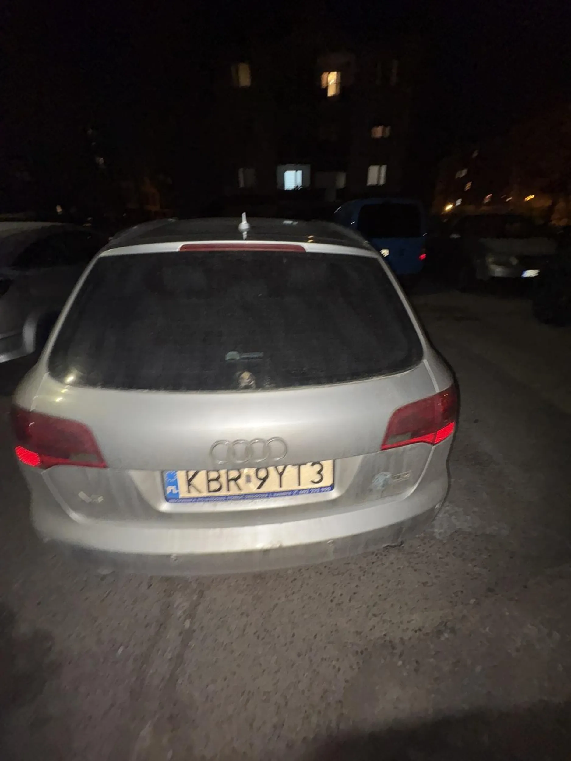 Jak się zastawia kogoś to się kartkę zostawia na szybie żeby zadzwonić