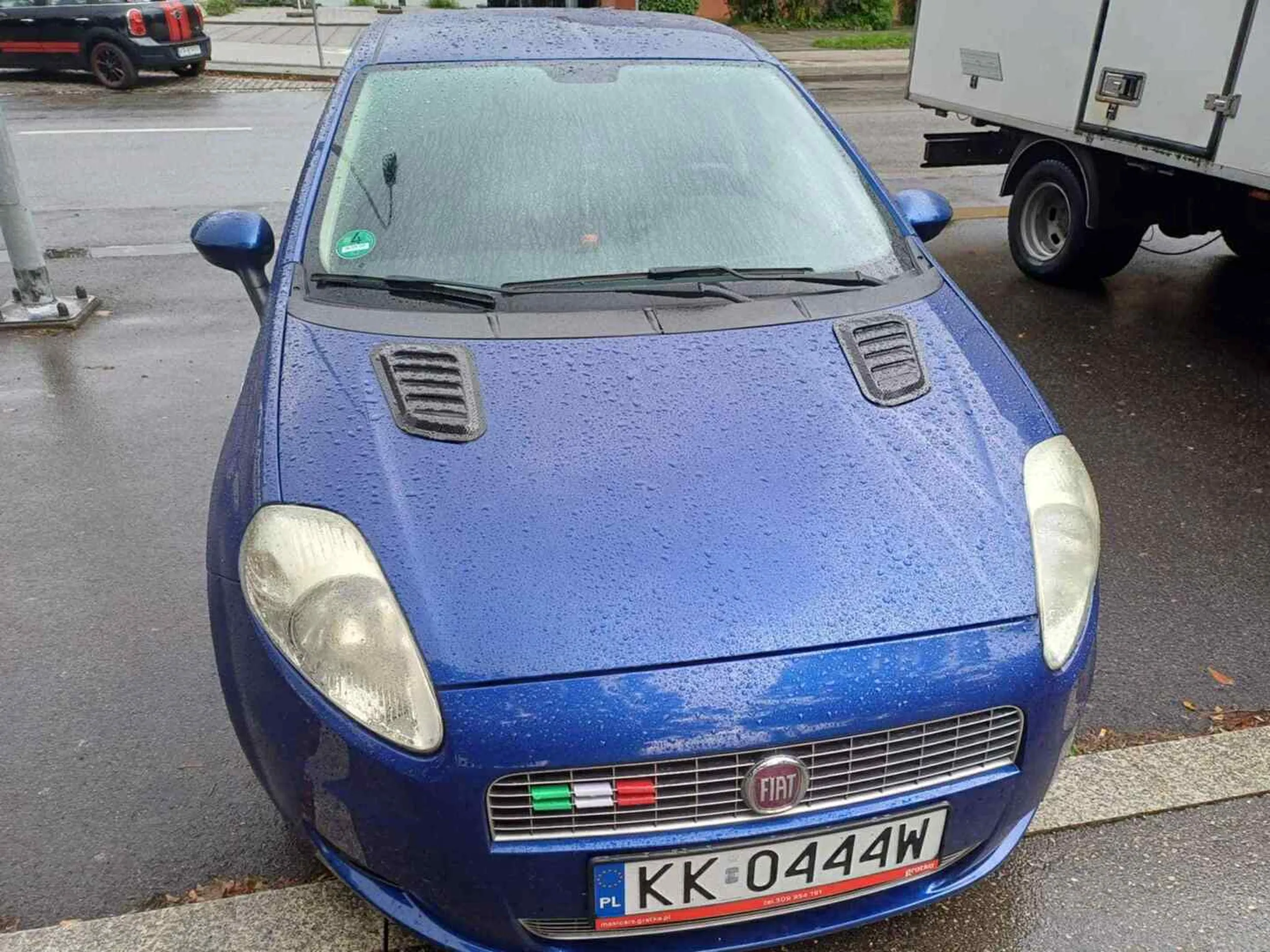 Kolego naucz sie parkować i nie wyrywaj dup na punto w gazie