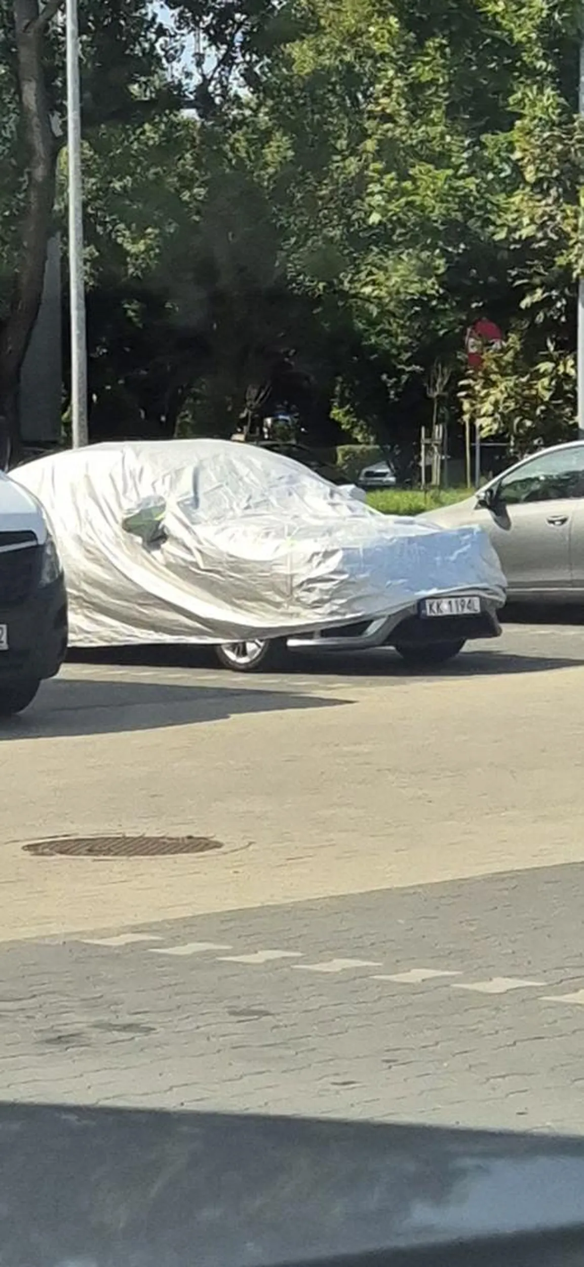 Jeżeli ktoś szuka to stoi pod plandeką od kilku dni w Katowicach na parkingu Lidl przy ul. Obroki