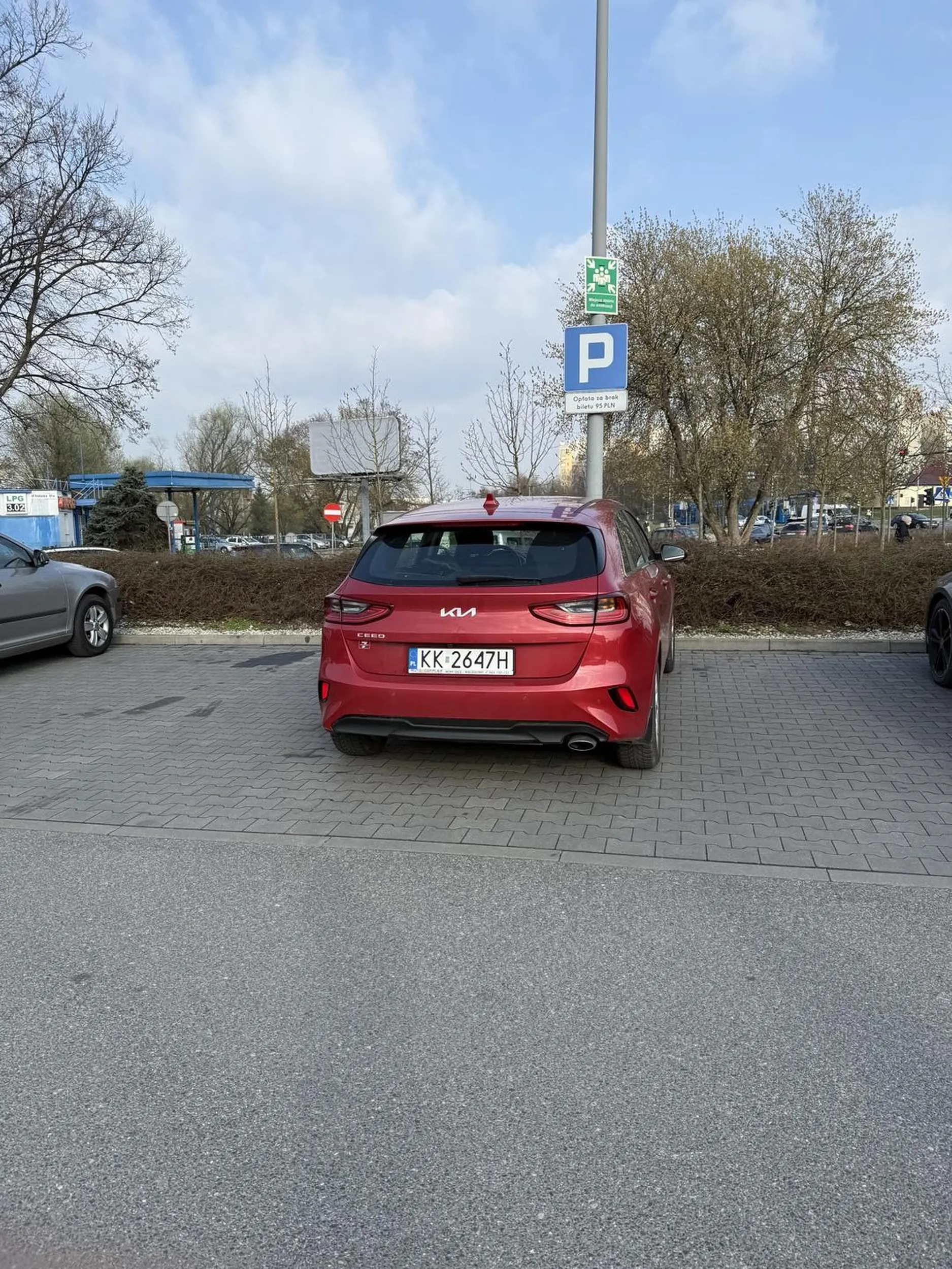 Rozumiem że na chwilę ale aż tak lini nie widać szczególnie że obok jest auto