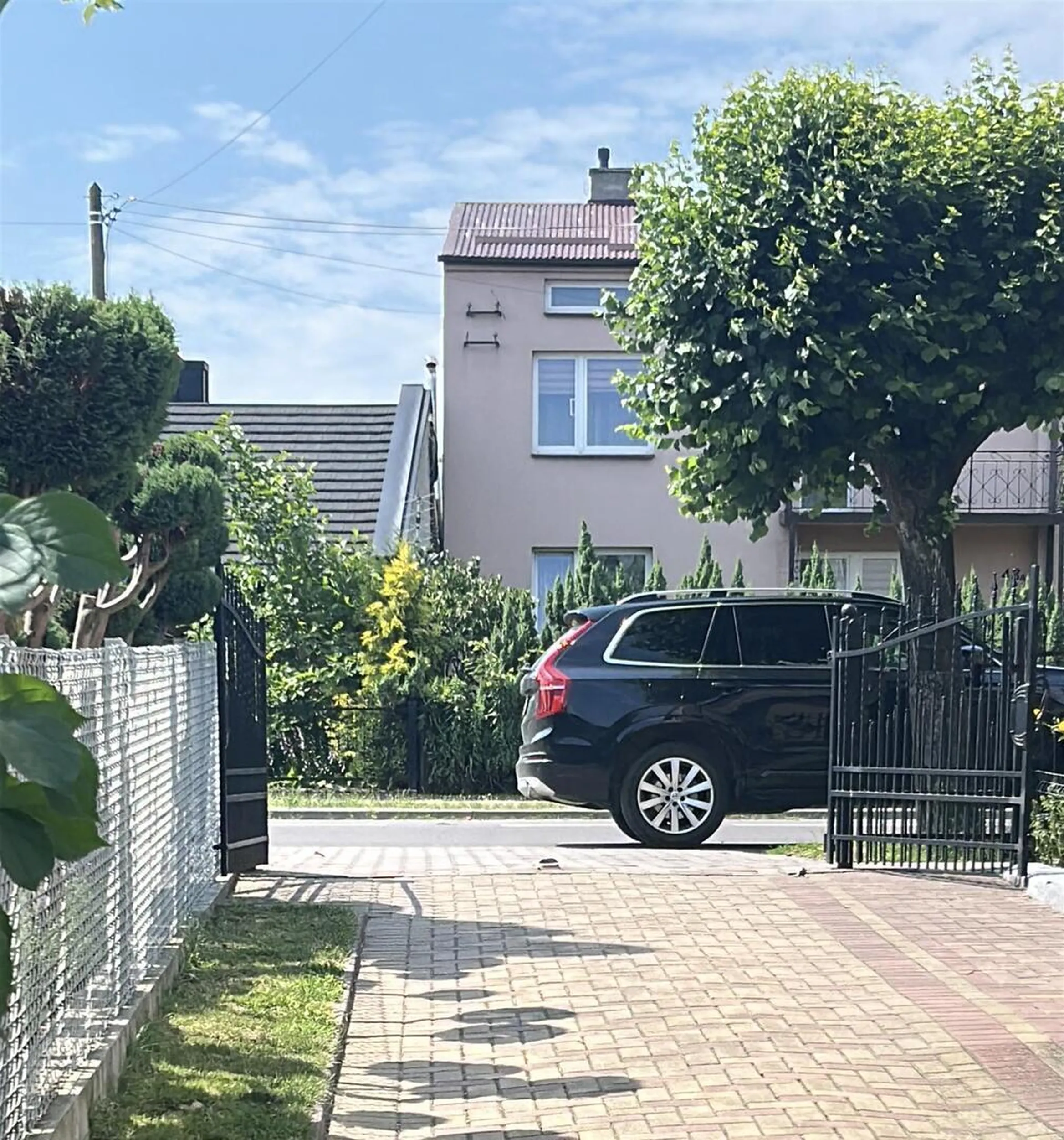 Następnym razem gdy będę wyjeżdżała z podwórka, nie będę się męczyła tylo zarysuje kilka elementów i osobiście zadzwonię gdzie trzeba.