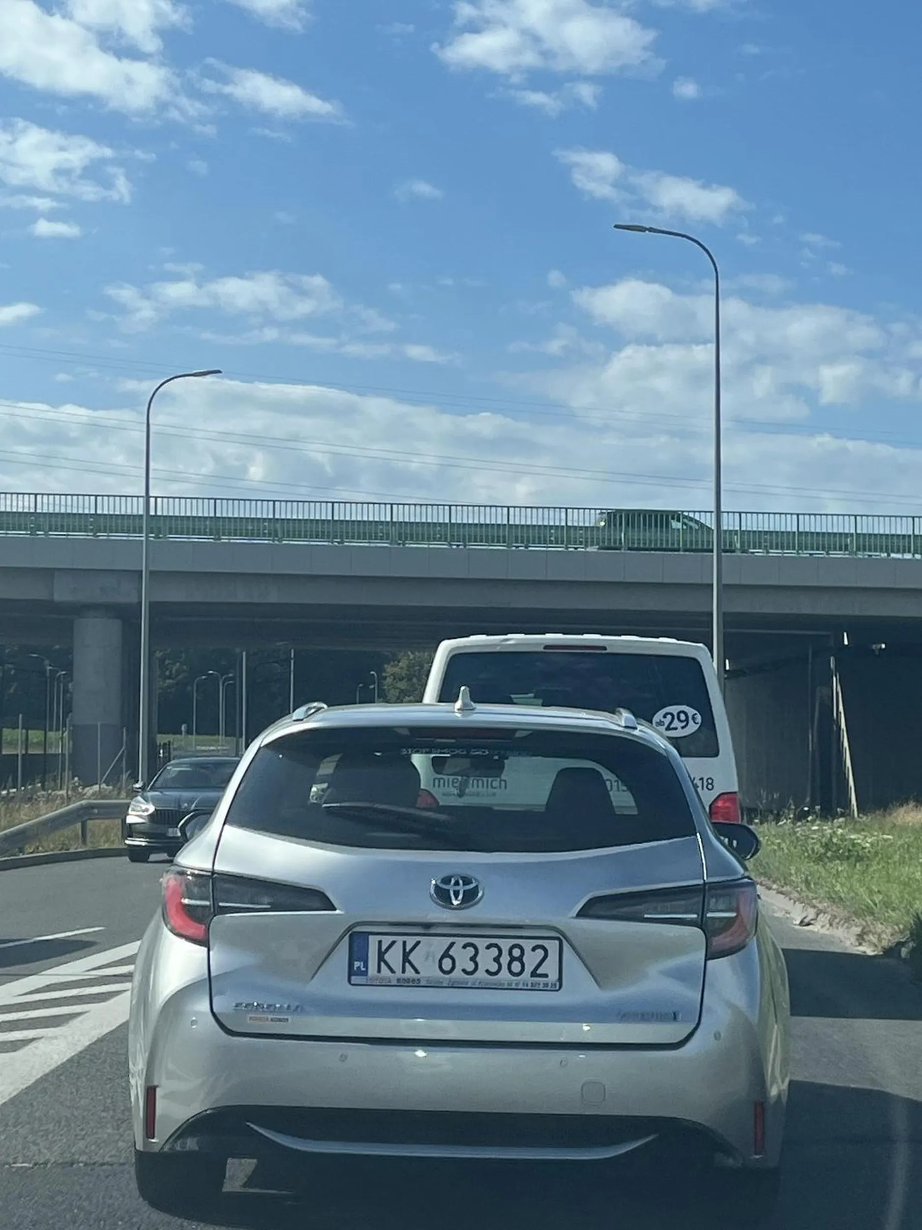 Pizdus z prawem jazdy z czipsów który jeździ jak ciota