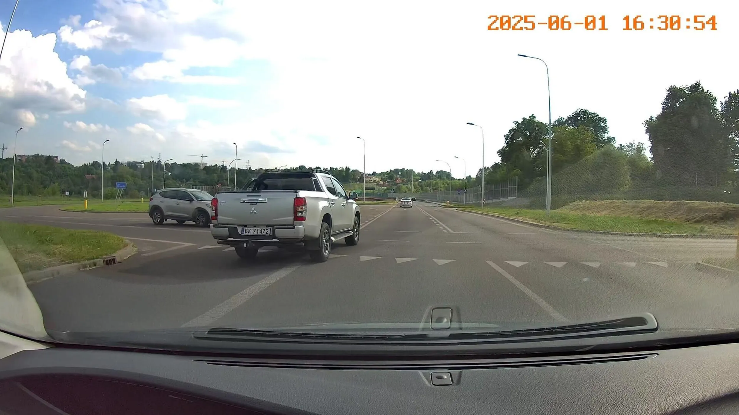 Dwa wymuszenia pierwszeństwa na odległośc 800m.