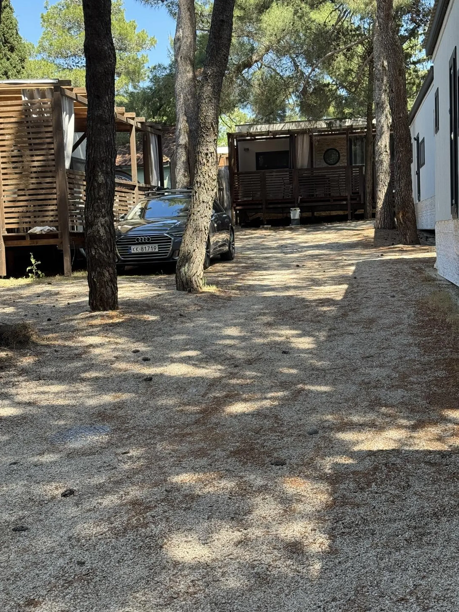 Przyjechaly wiesniaki na majowke do Chorwacji, balują na campingu jakby byli sami. Nie przestrzegaja cicszy nocnej i zachowuja sie jakby byli zupelnie sami. PROSTAKI