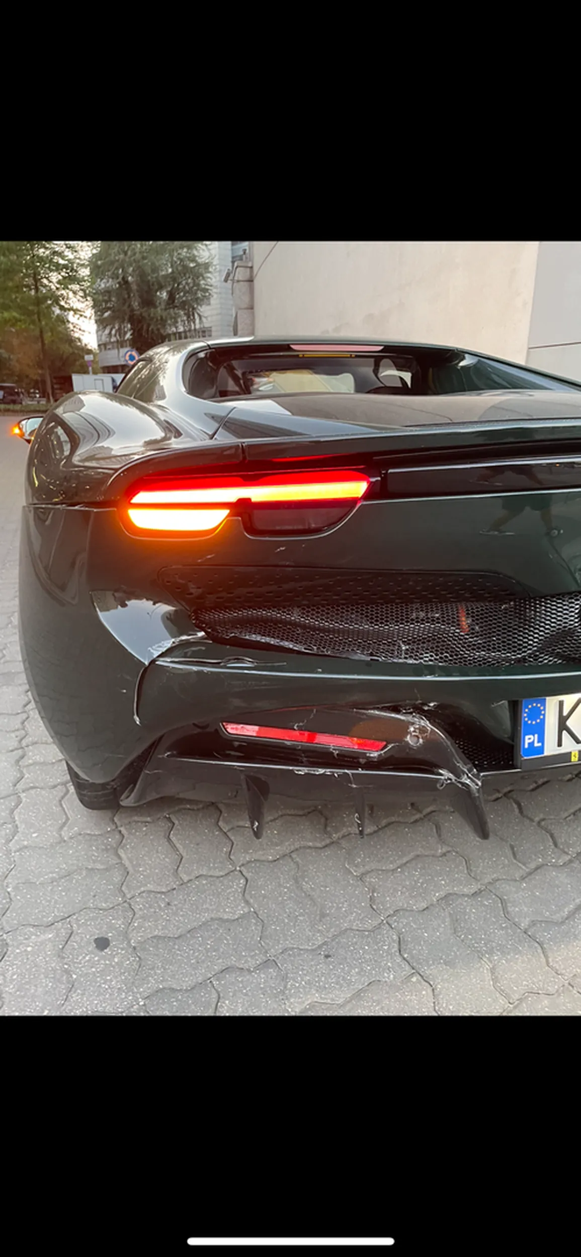 Oberwał w tył i zasnął na parkingu między blokami