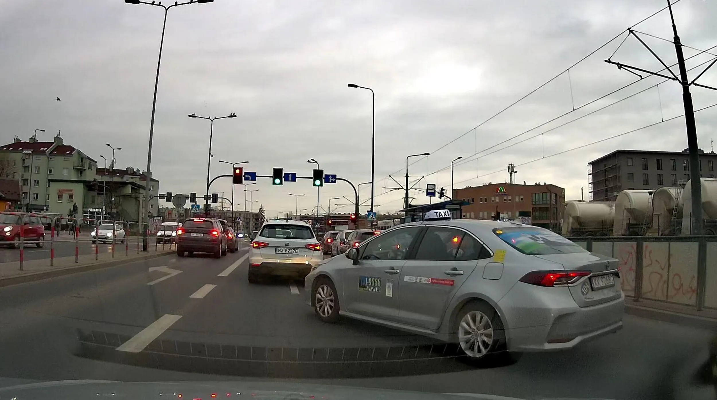 Powinni go zwolnić z tej taksówki