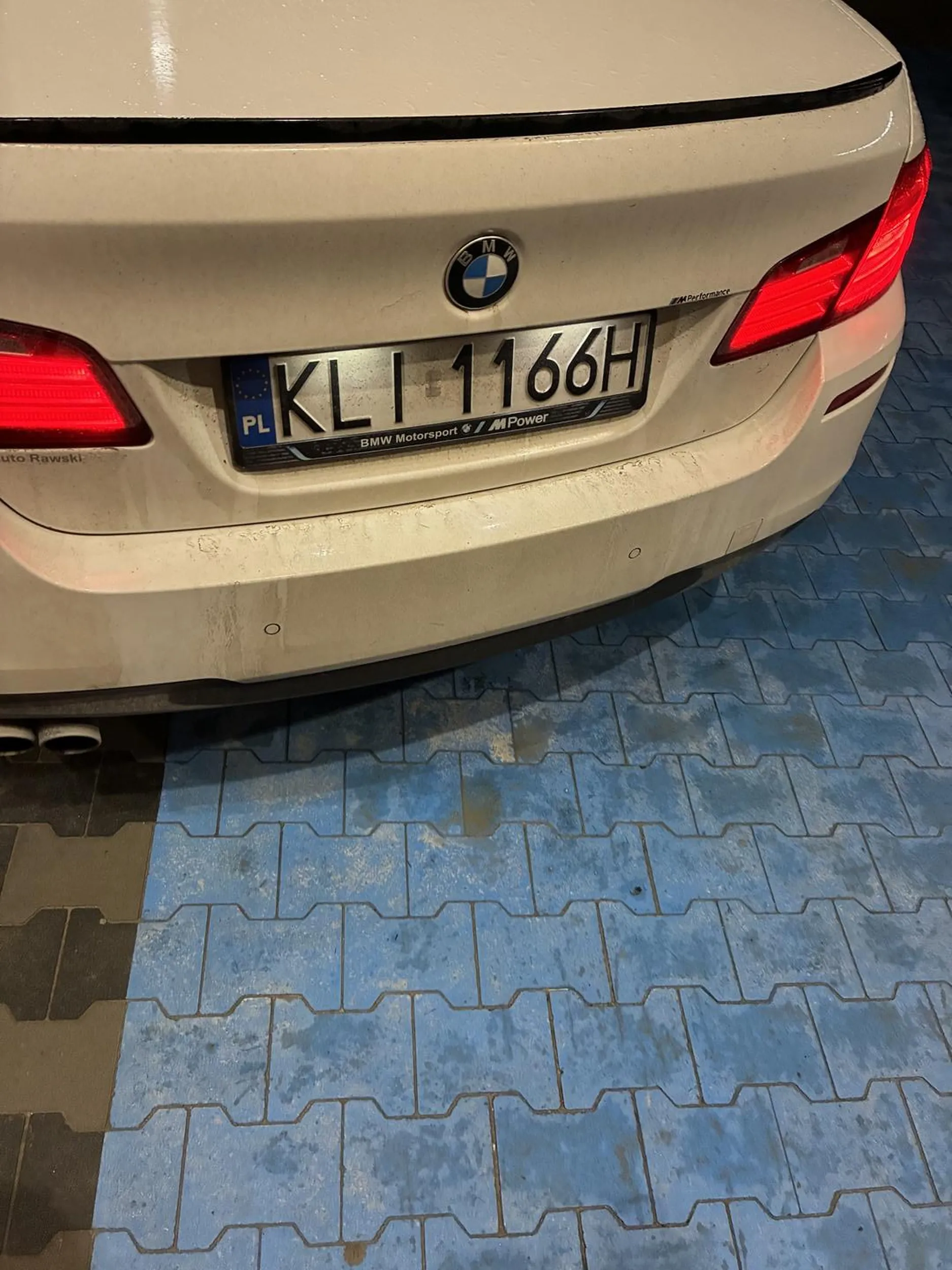 PARKUJE JAK ŁOŚ TEN INWALIDA ZAJE…!