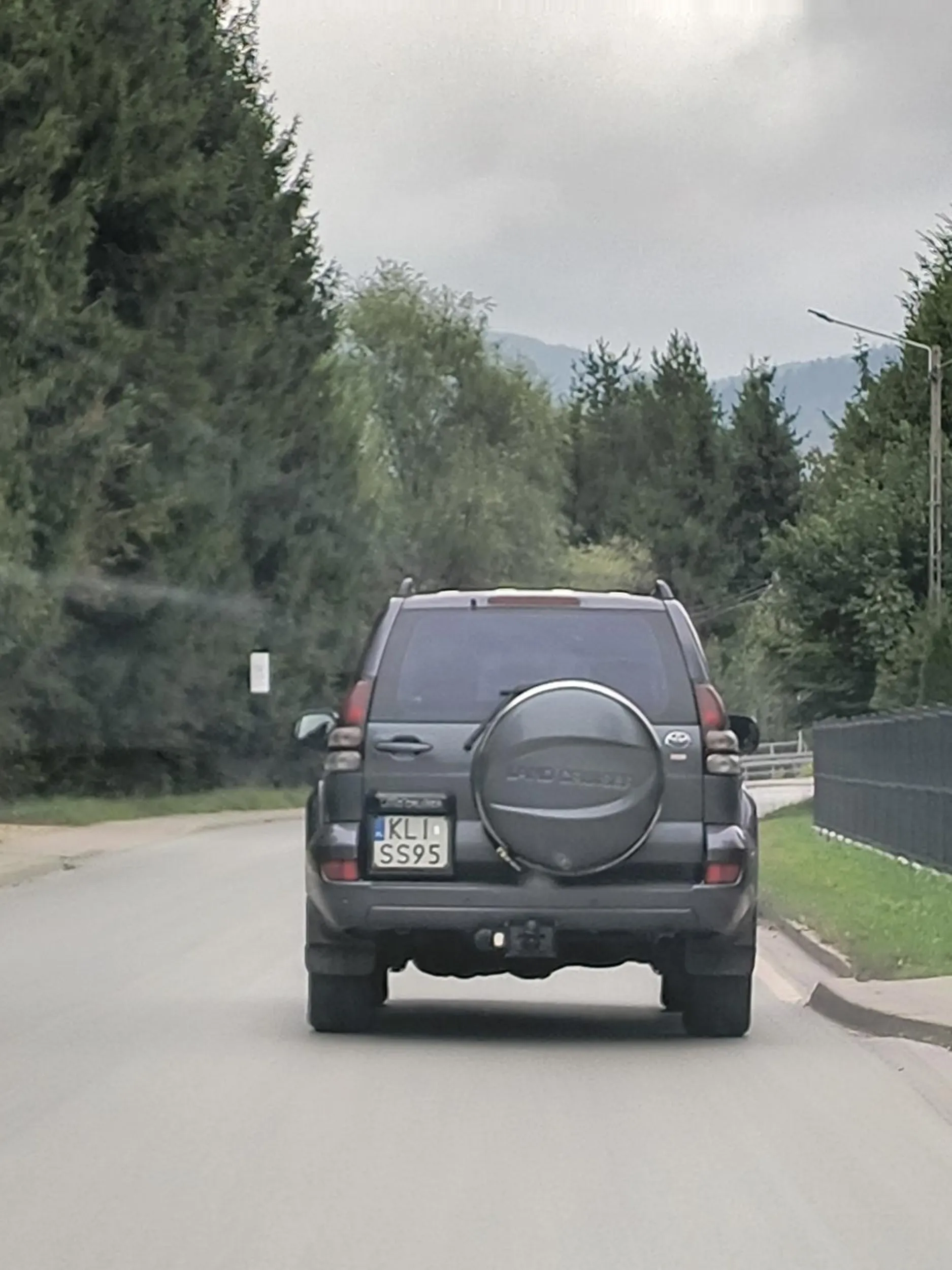 Demon prędkości max 30 km/h z boku na bok