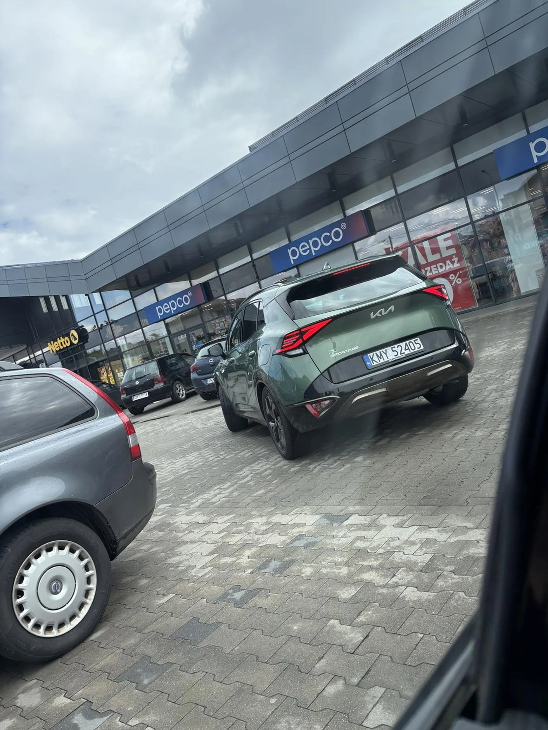 kompletny the bill za kierownicą gdzie pan patrzy w lusterka?, na raz następny proszę nauczyć się prawidłowo cofać