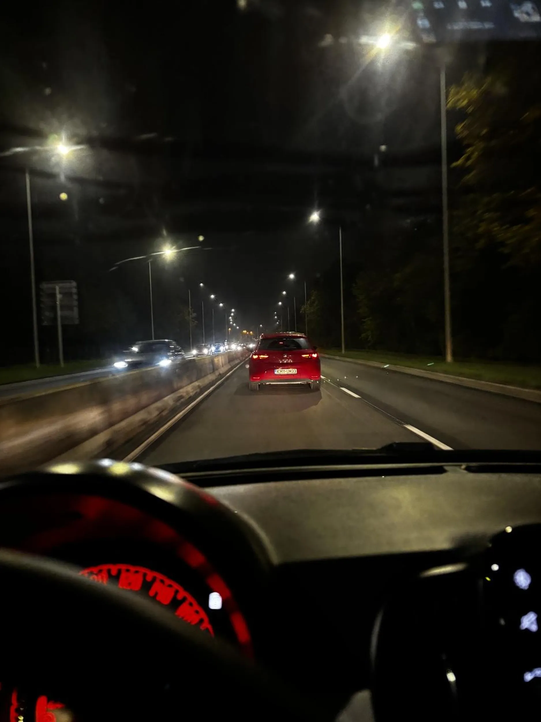 Kolego, chyba jesteś fanem czerwonego wliczając w to czerwone światło. Prawie zabiłeś mnie nie zatrzymując się nie światłach na tischnera…