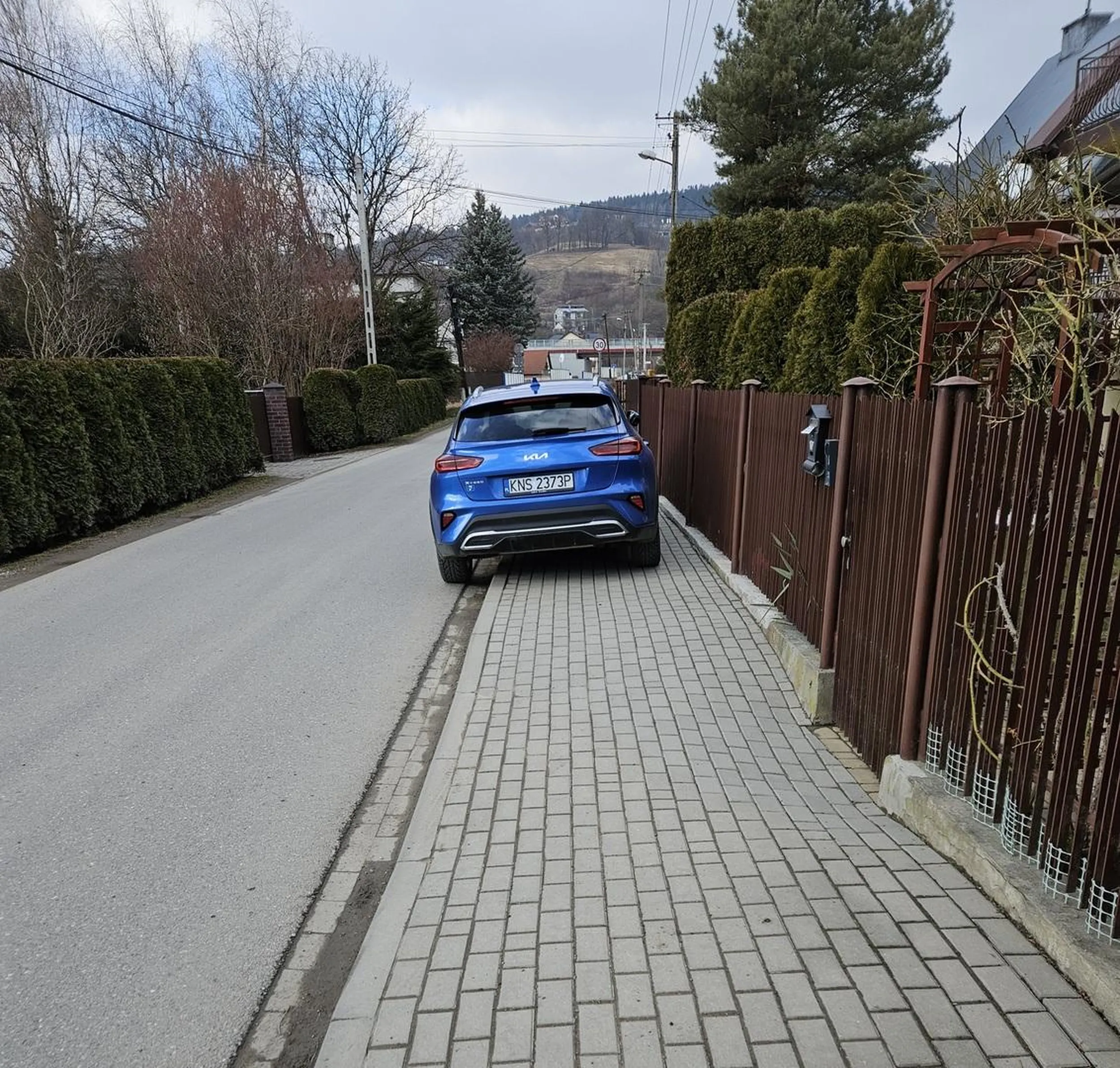 Władca chodnika. Spoko, można przefrunąć.