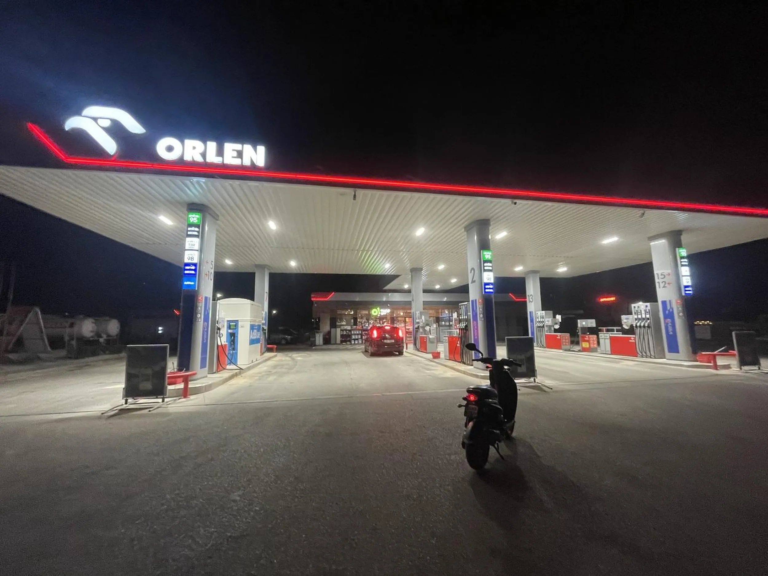 Zajebisty ziomek ładna zadbana fura