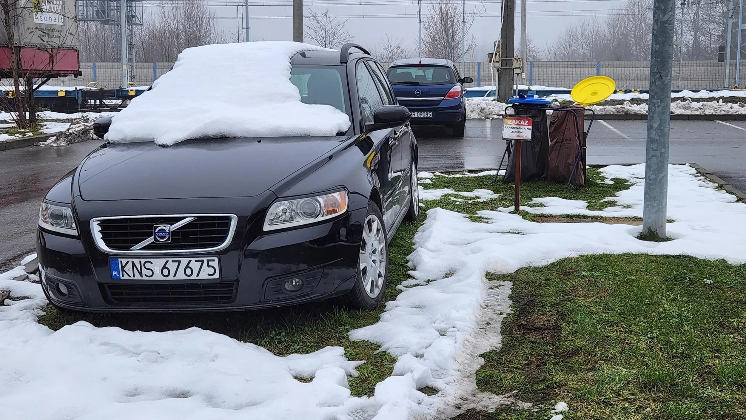 Typowe bractwo, słoma z butów wystaje ??