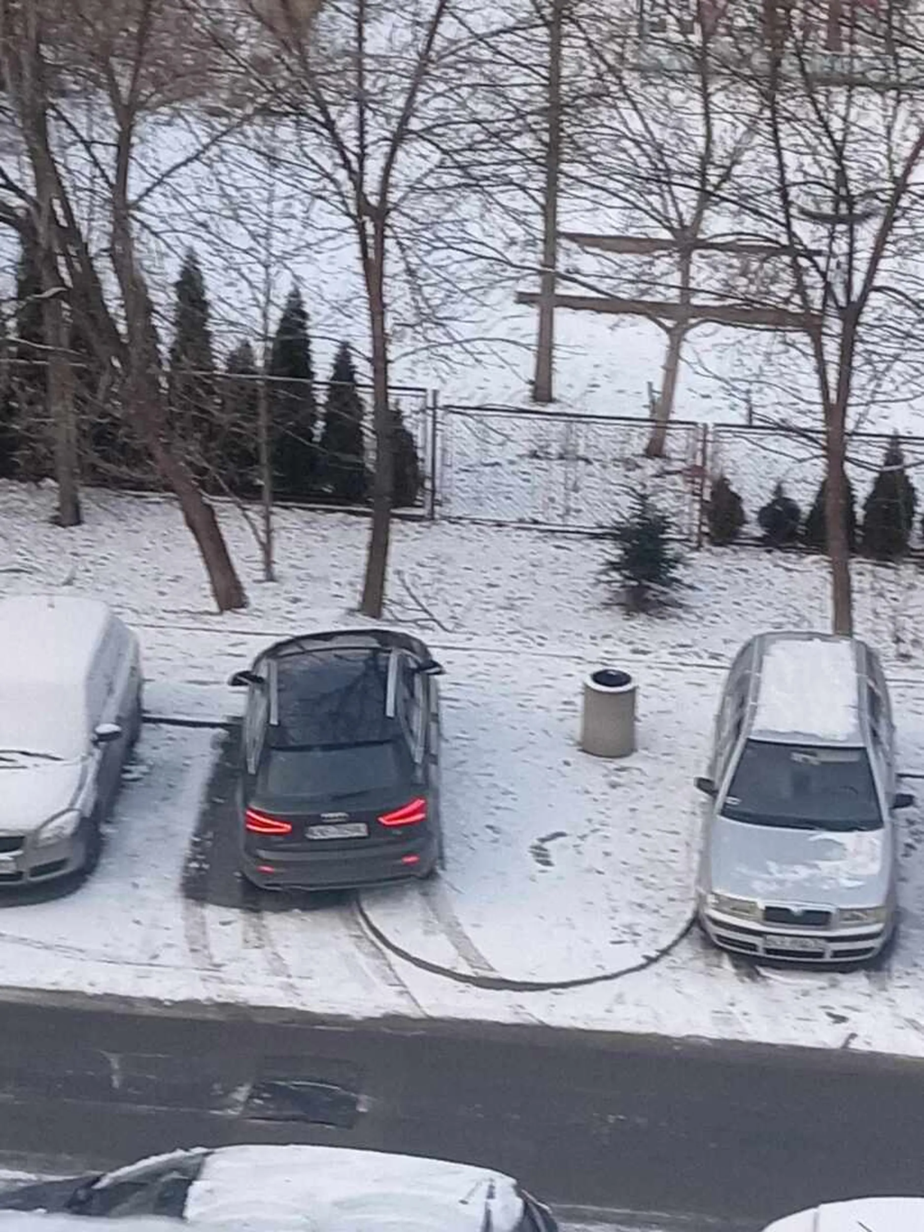 ogólnie to kierowca bardzo dobrze parkuje, nie ma się do czego przyczepić ?