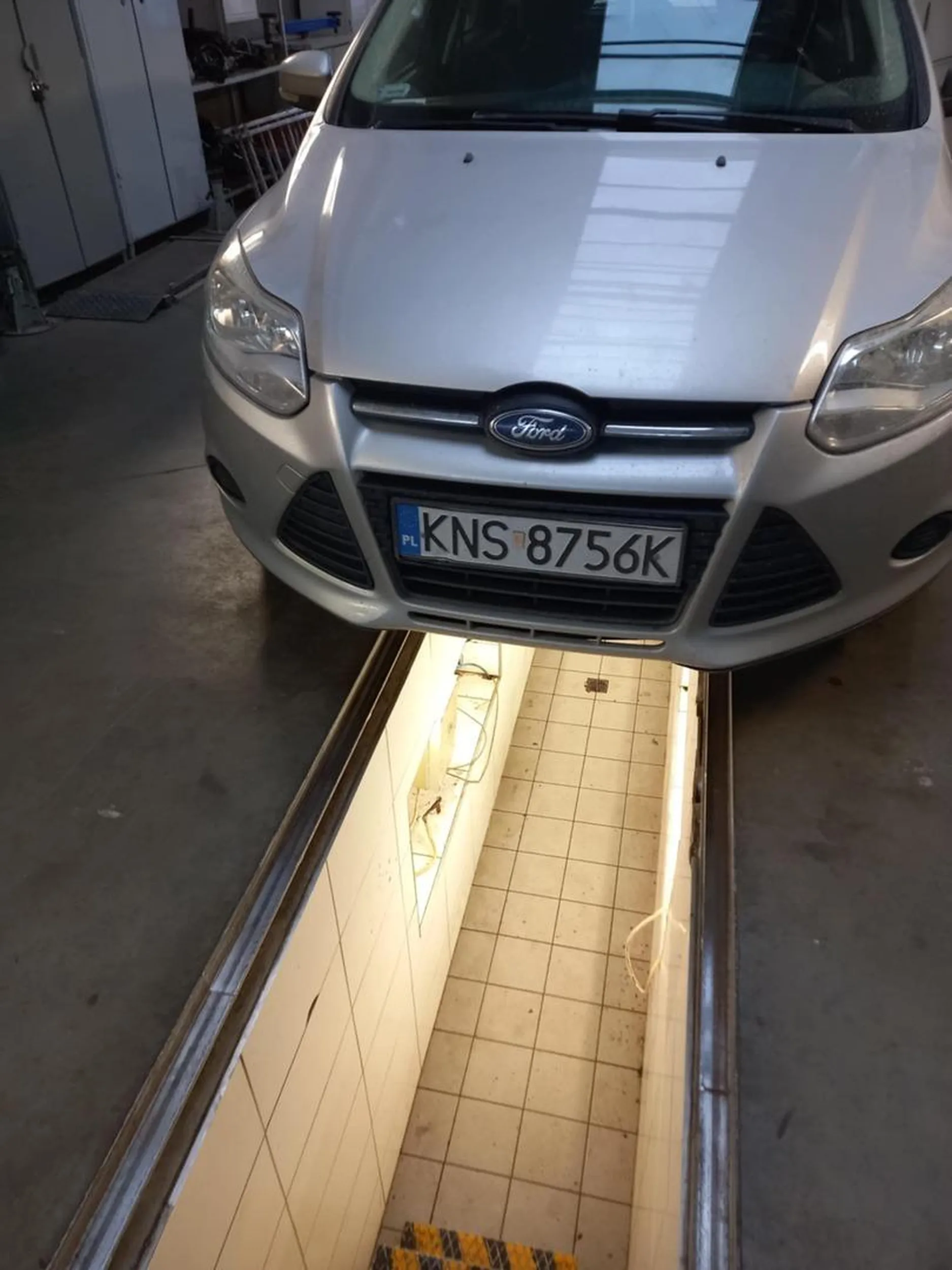 Przypadkowo wpadł nam do kanału, wyciągaliśmy go rurami