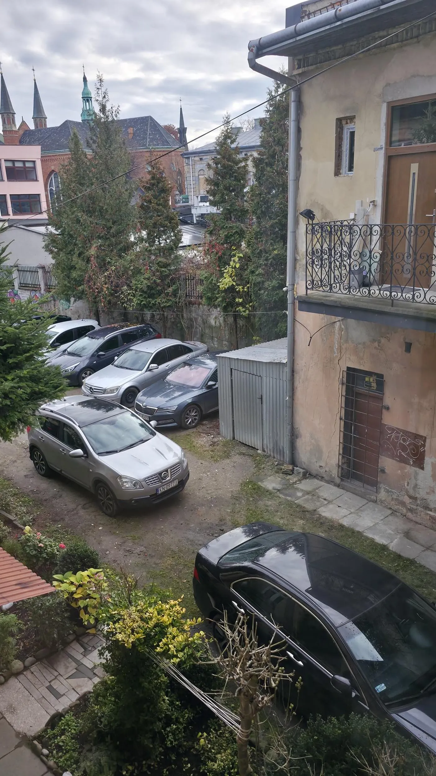 Złośliwy sądecki geniusz szeryfuje nawet na prywatnym terenie.