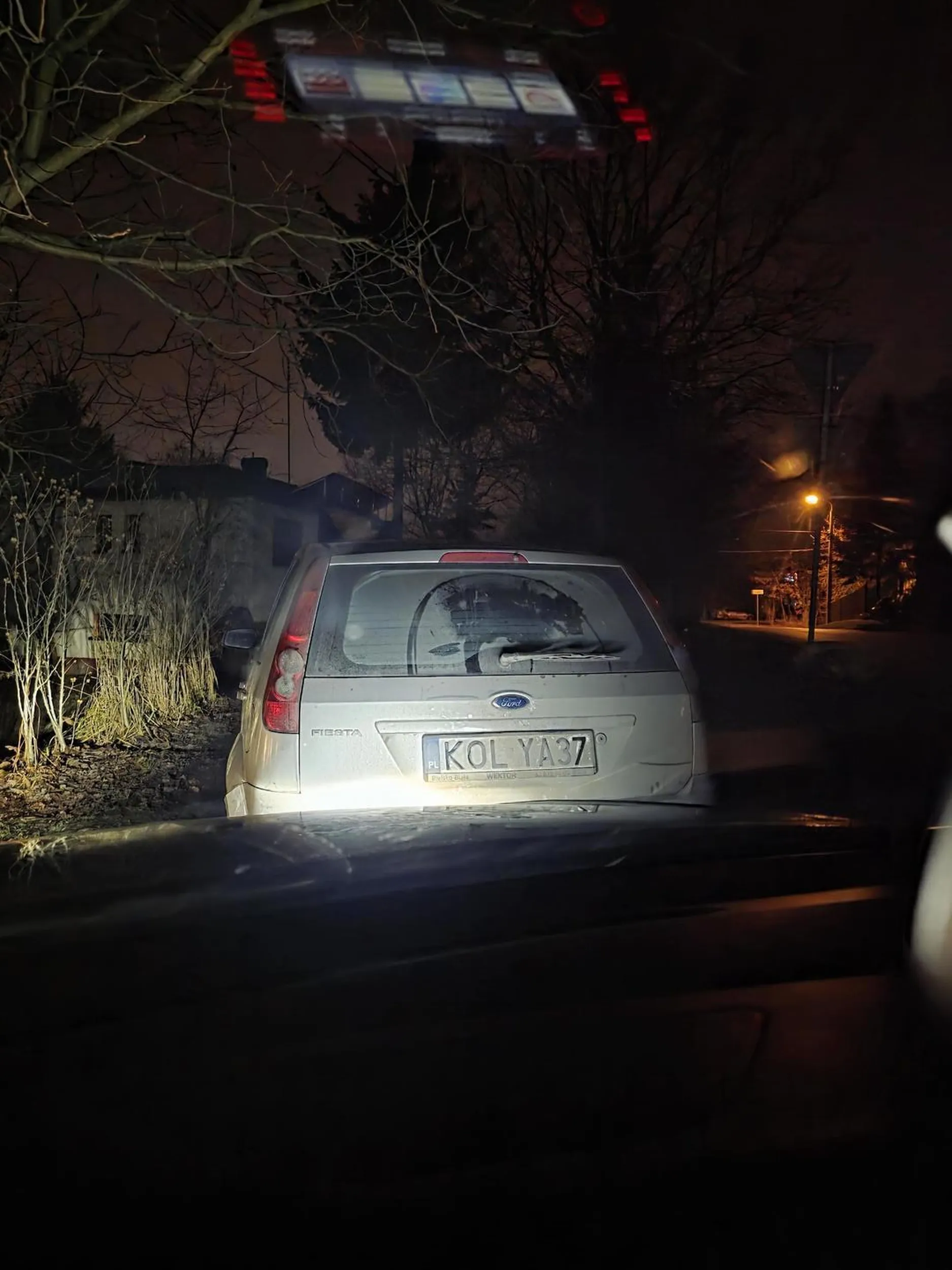 Uszkodził samochód i odjechał