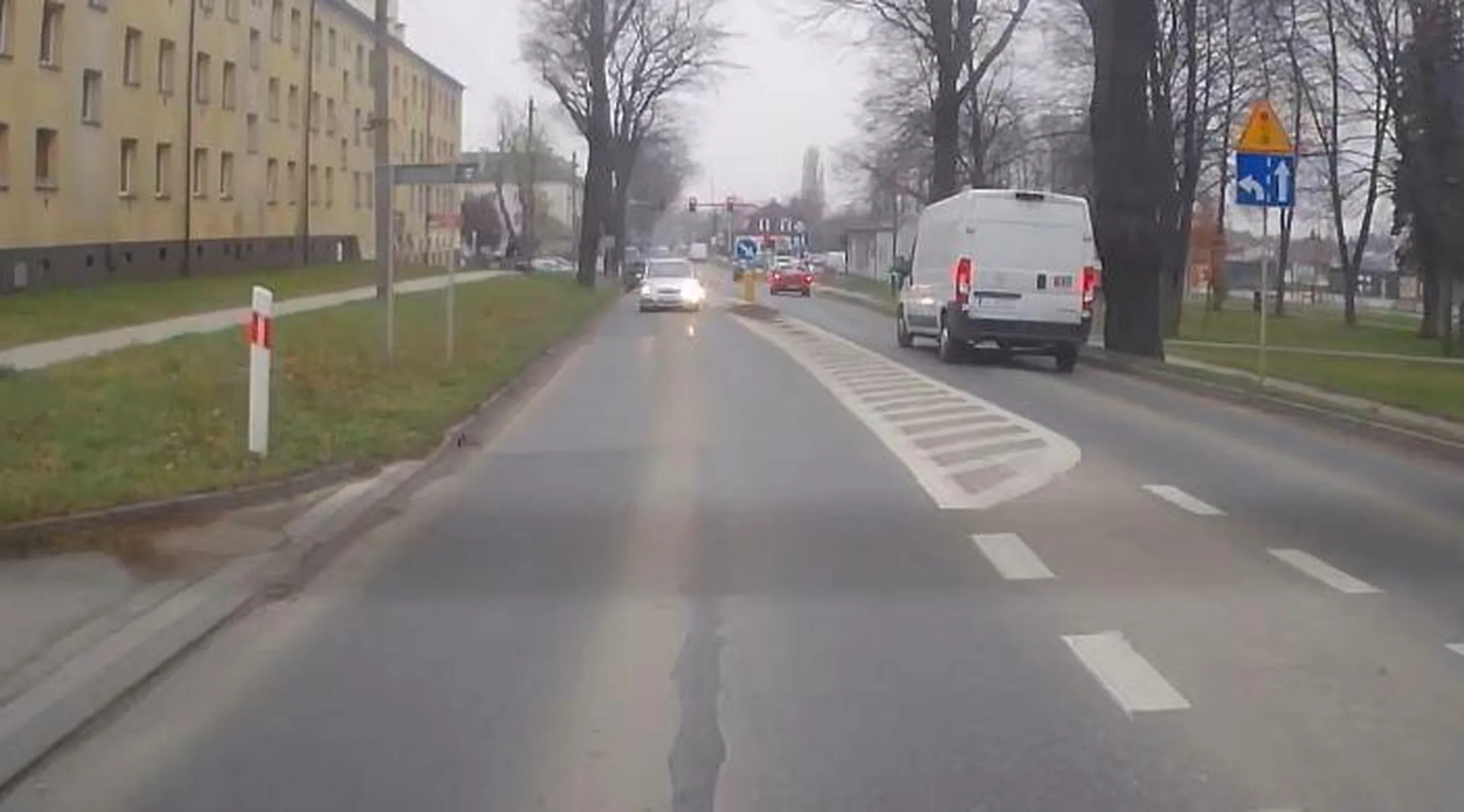 zalecam naprawić tą świecącą prosto w oczy lampę