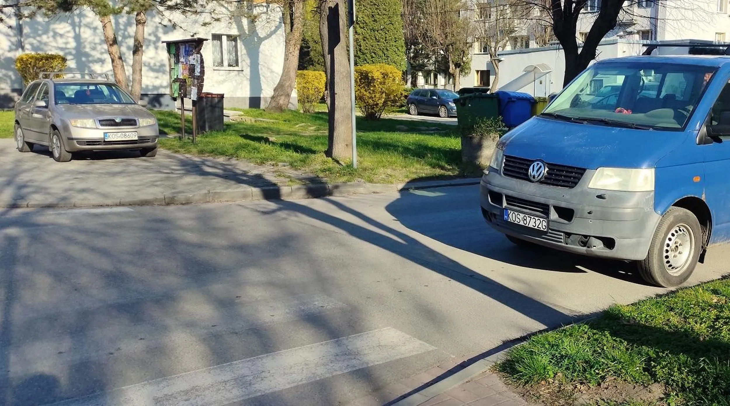 Wspaniały przykład BEZPIECZNEGO przejścia przez osiedle. Brzeszcze  Łokietka