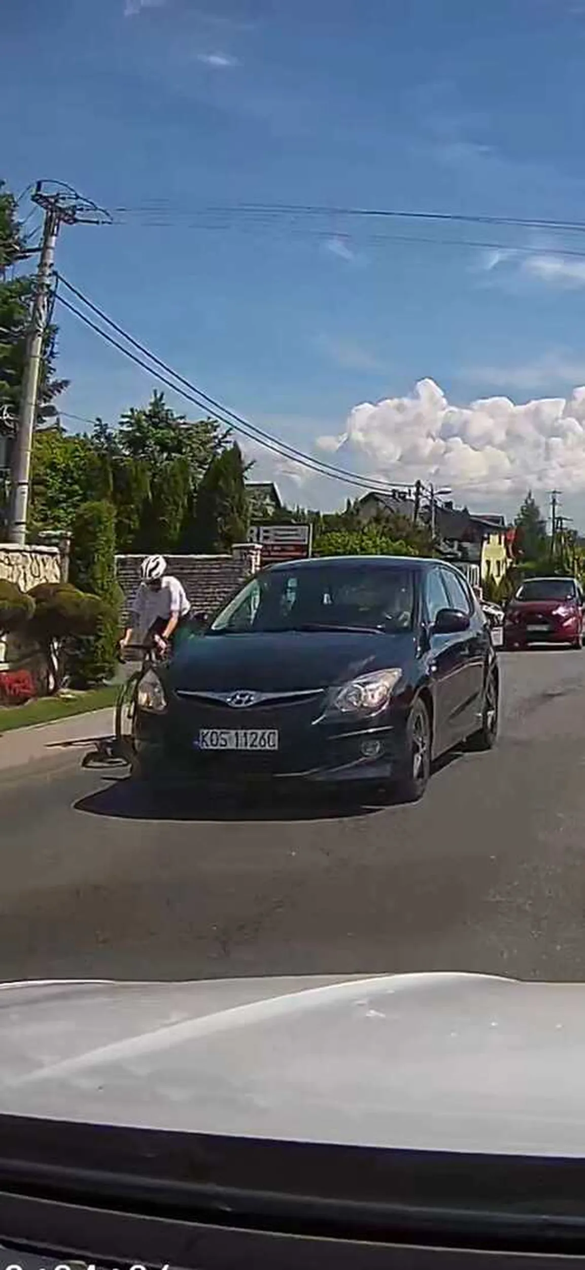 Wyprzedzanie na czołówkę, gdybym nie odbił to tego rowerzystę by zmietło z planszy