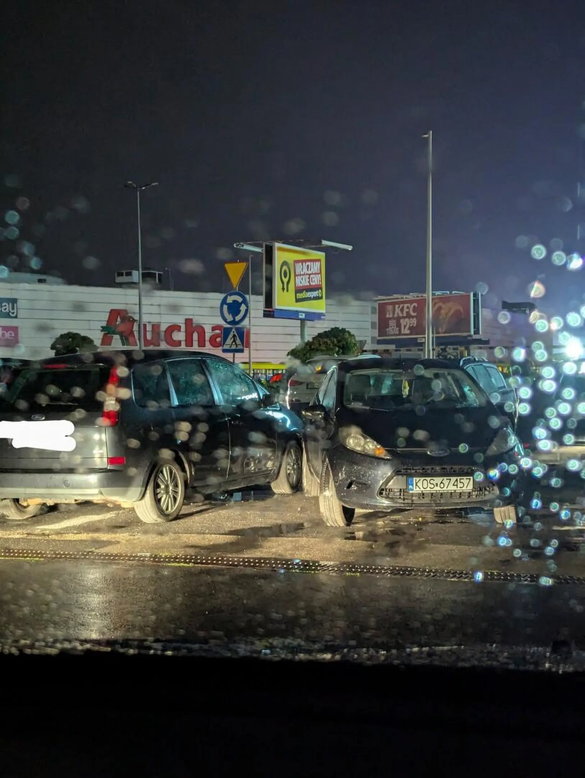 Gratulacje za umiejętności parkowania – trzeba mieć talent, żeby tak chu**wo stanąć
