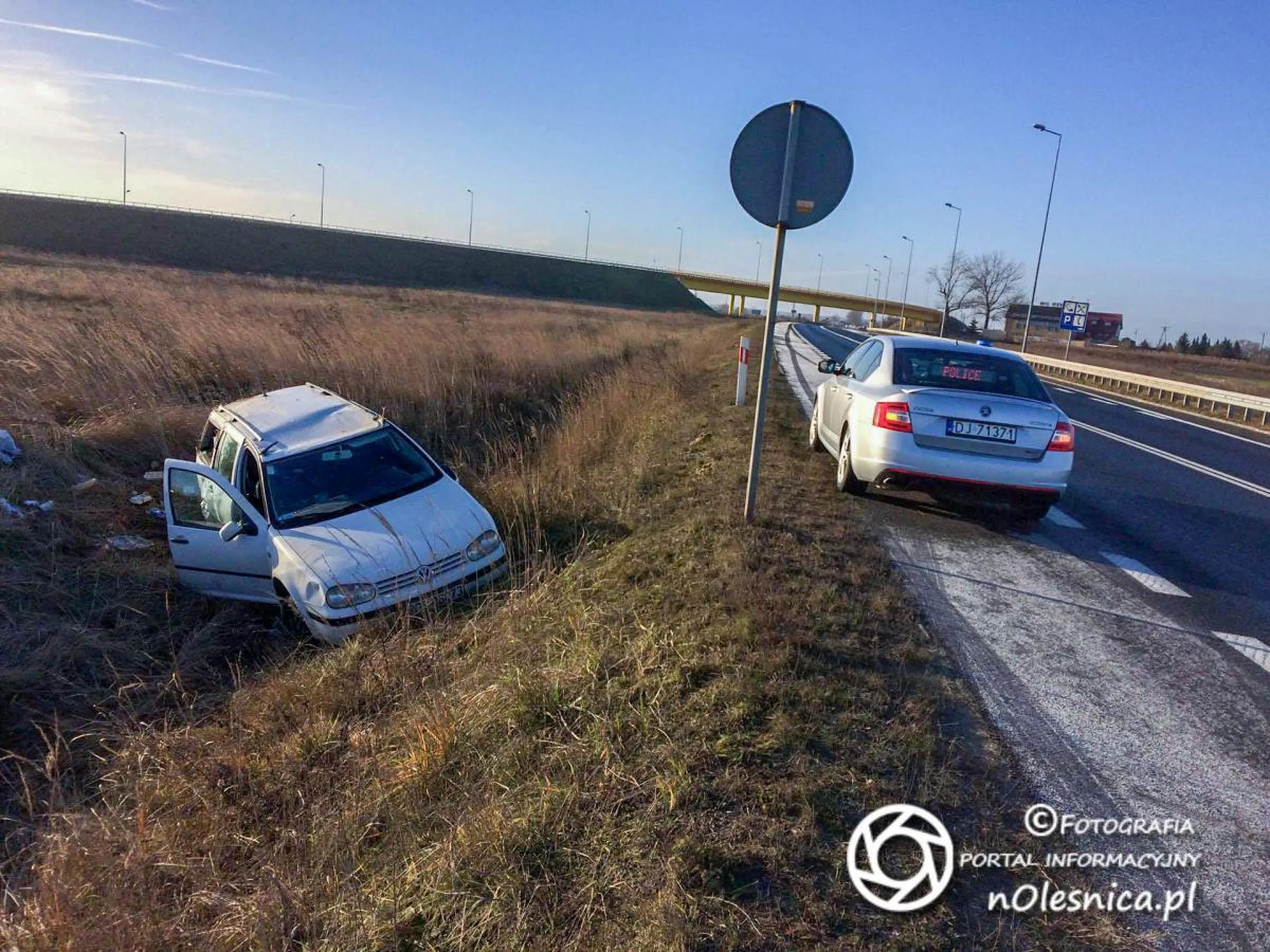 Prosimy pania o zmiane szkoly, wstydzimy sie za ciebie :L