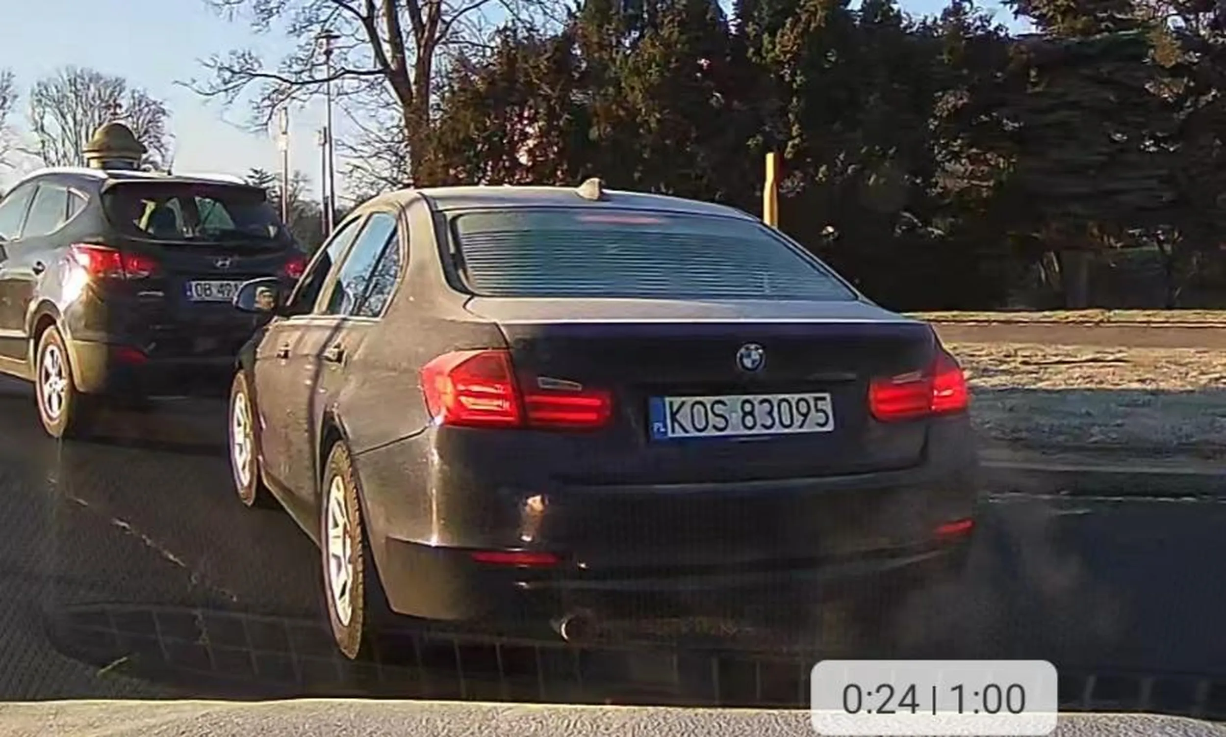 W sumie po BMW Typowy kierowca BMW o inteligencji ameby dla którego myślenie i prowadzenie pojazdu jednocześnie to zbyt dużo dlatego wpierdala się na siłę i jeszcze ma problem .