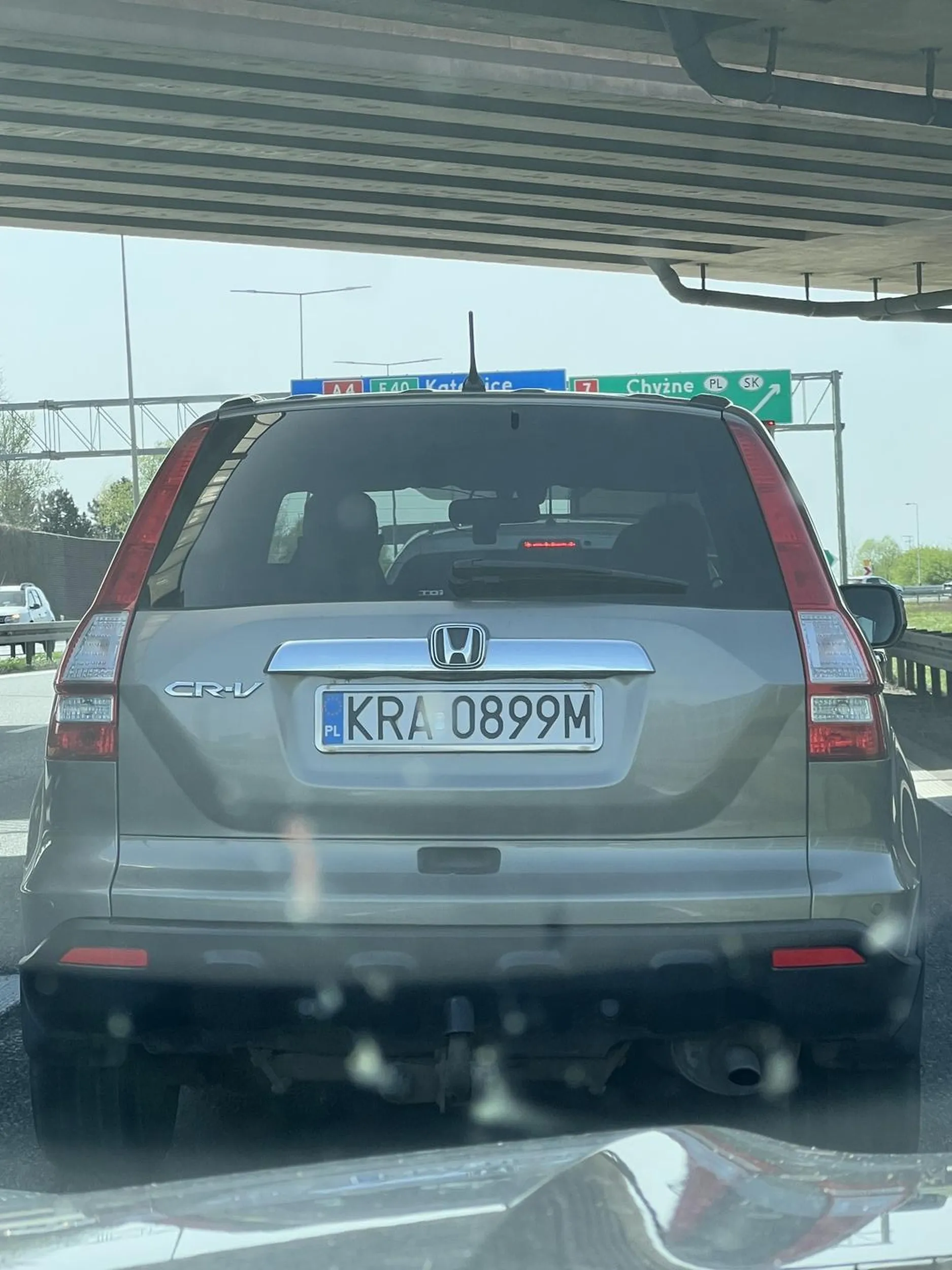 Dziadek na autostradzie wpierdala się na pas zjazdu na zakopiankę. Tutejszy cwaniak się znalazł.