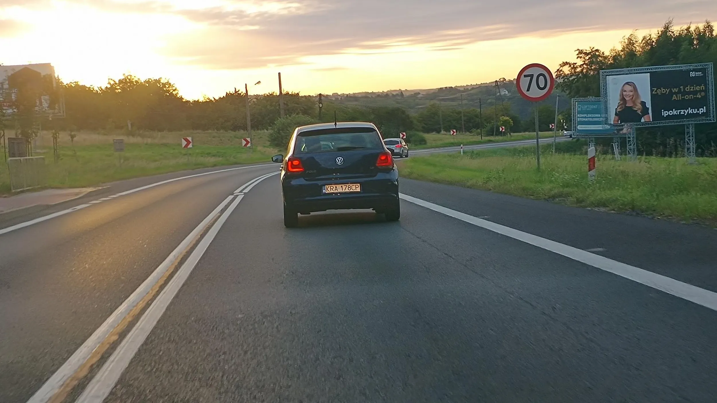 Wyjazd z podporządkowanej i wymuszenie pierwszeństwa. Wg pani na dk94 zbyt mało wypadków??