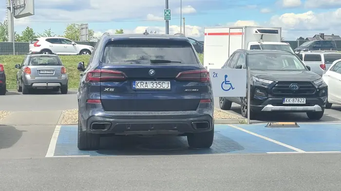 Brak plakietki dla ON