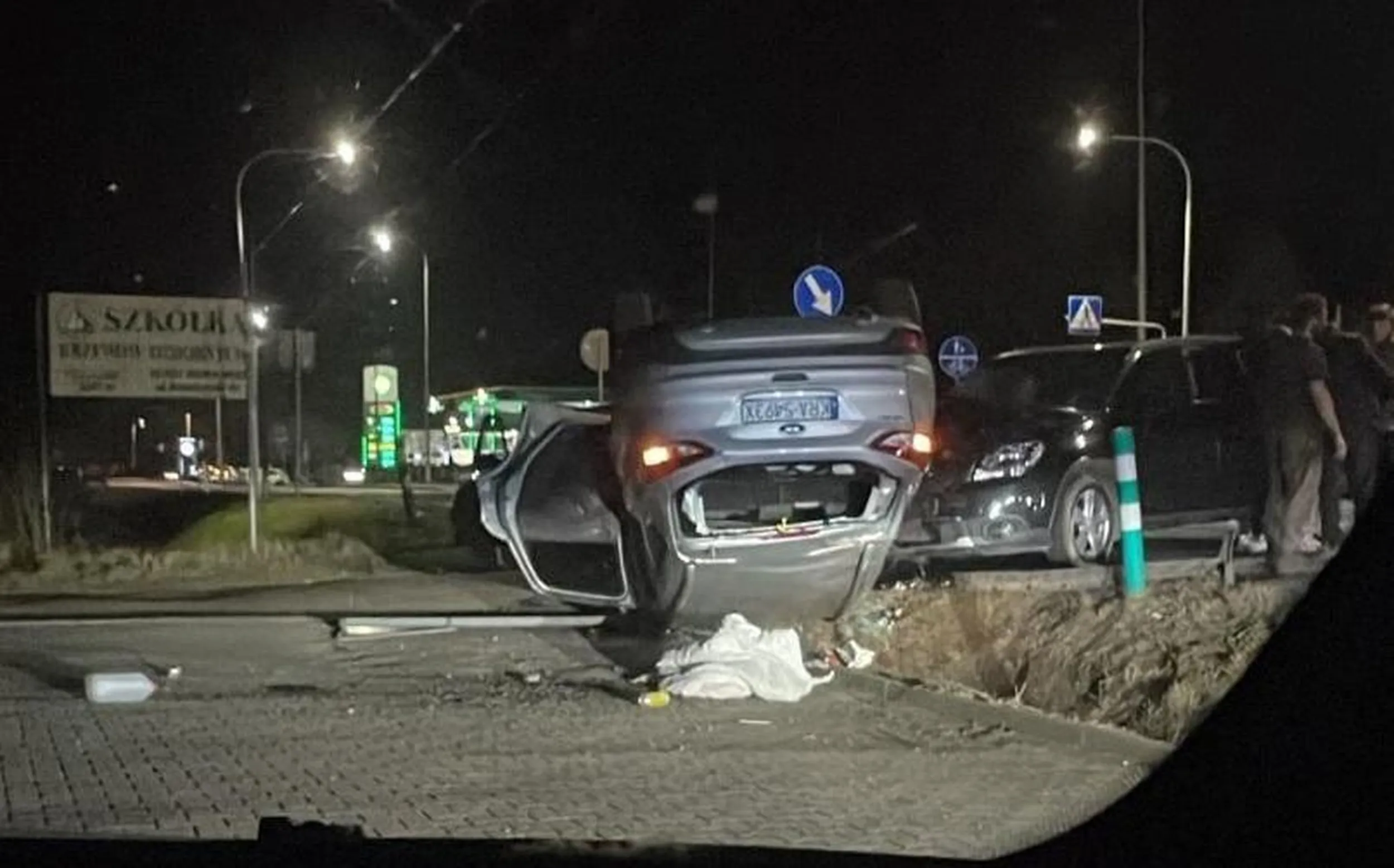 Kierowca uciekł z miejsca zdarzenia. Czy to ten sam Ford? https://wrzuc.info/ulica-oswiecimska-zablokowana-po-wypadku-sa-poszkodowani-nowa-wies/