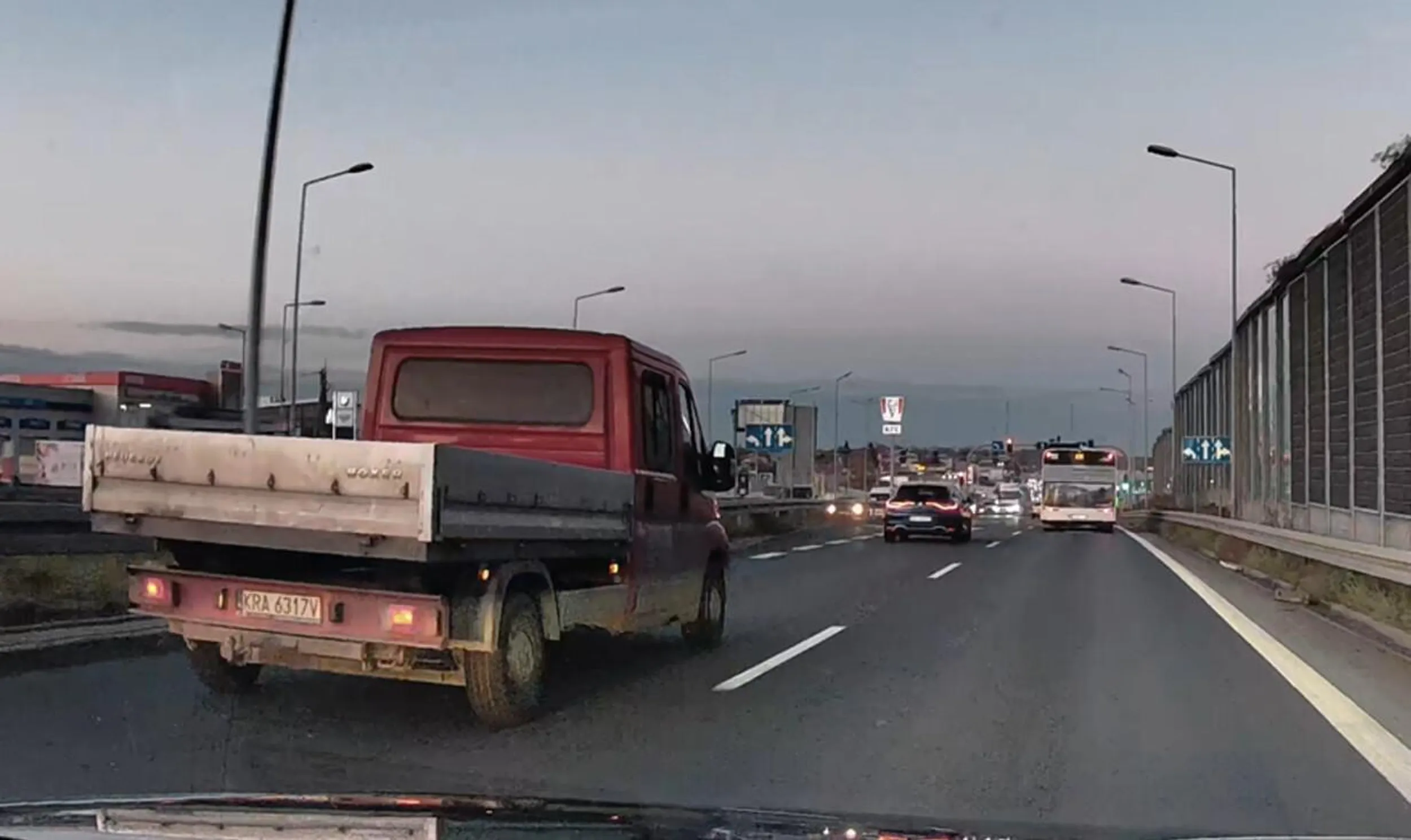 król lewego pasa w dostawczaku