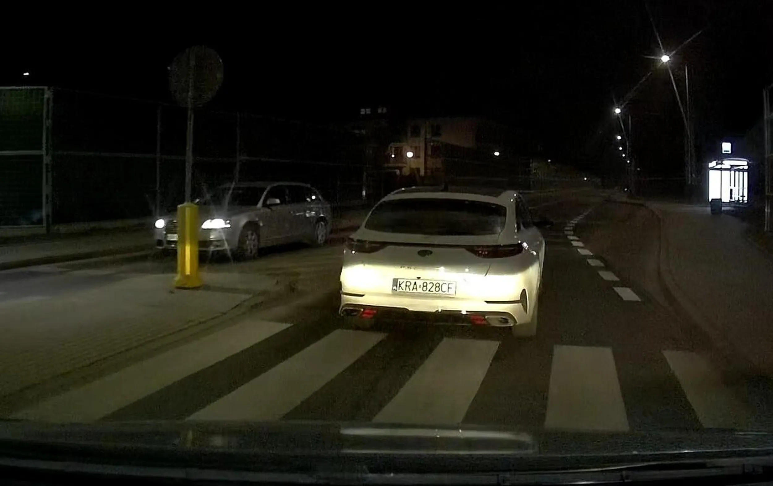 Bez świateł, a poco! ... Tzn, na dziennych!!!