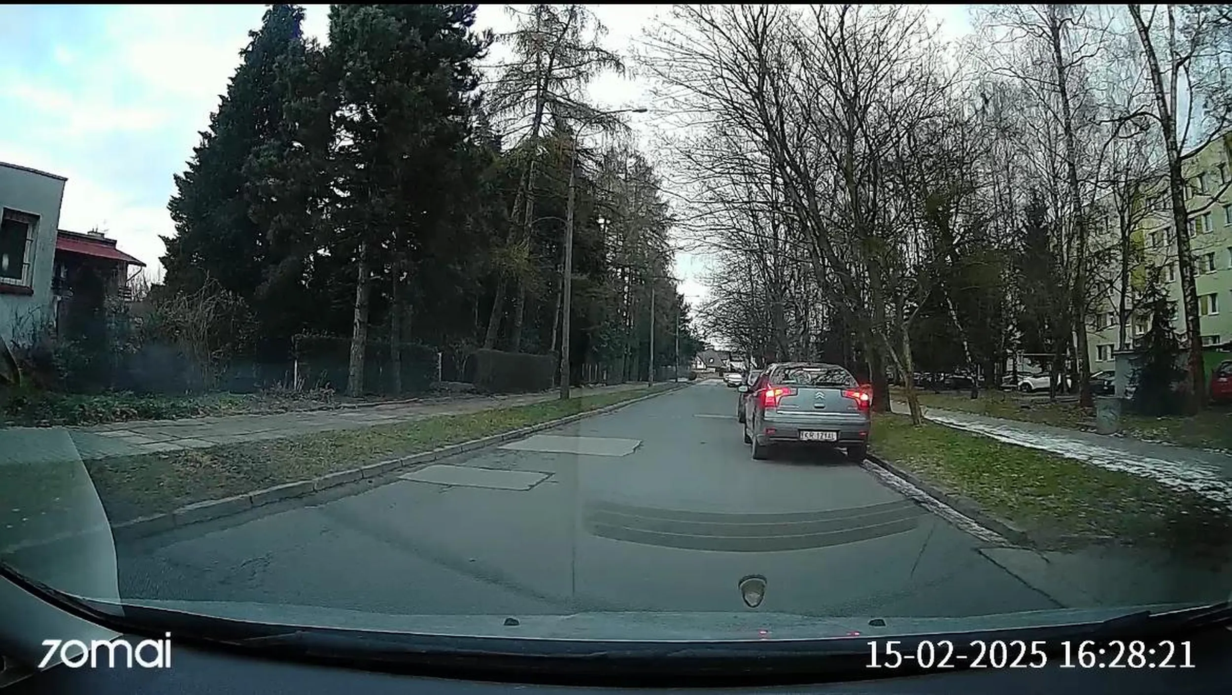 Zjeb, spieszył się zaparkować. 15 karnych punktów, sprawa zgłoszona na policję