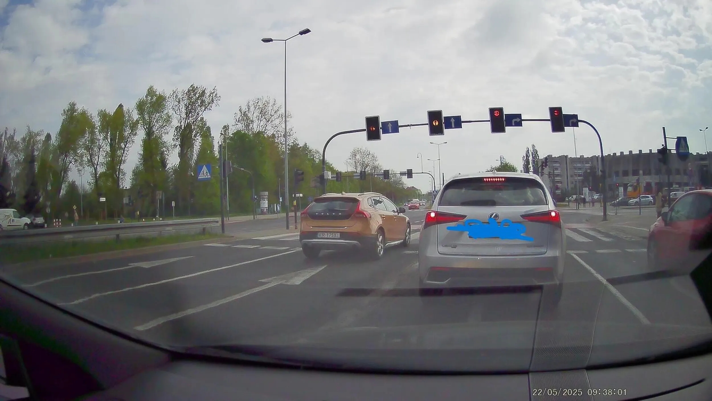 Kolejny daltonista,na dodatek refleks też słaby.