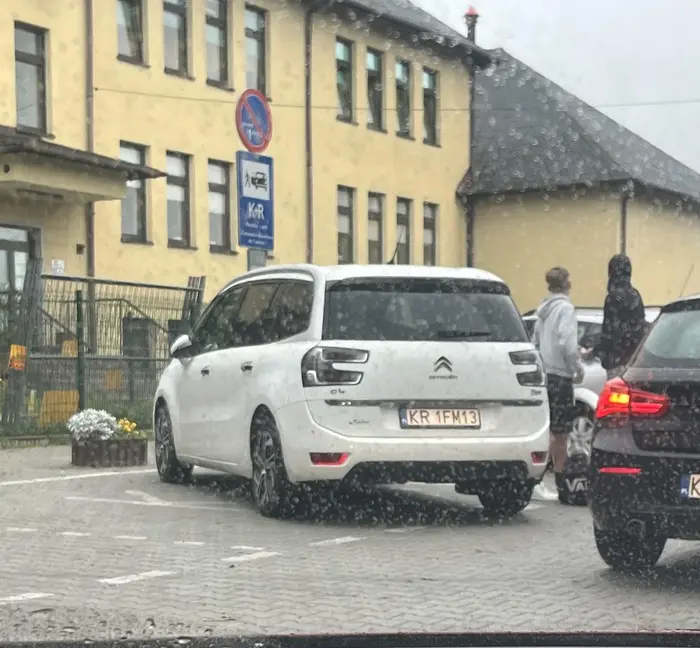 Parkowanie na kiss and ride