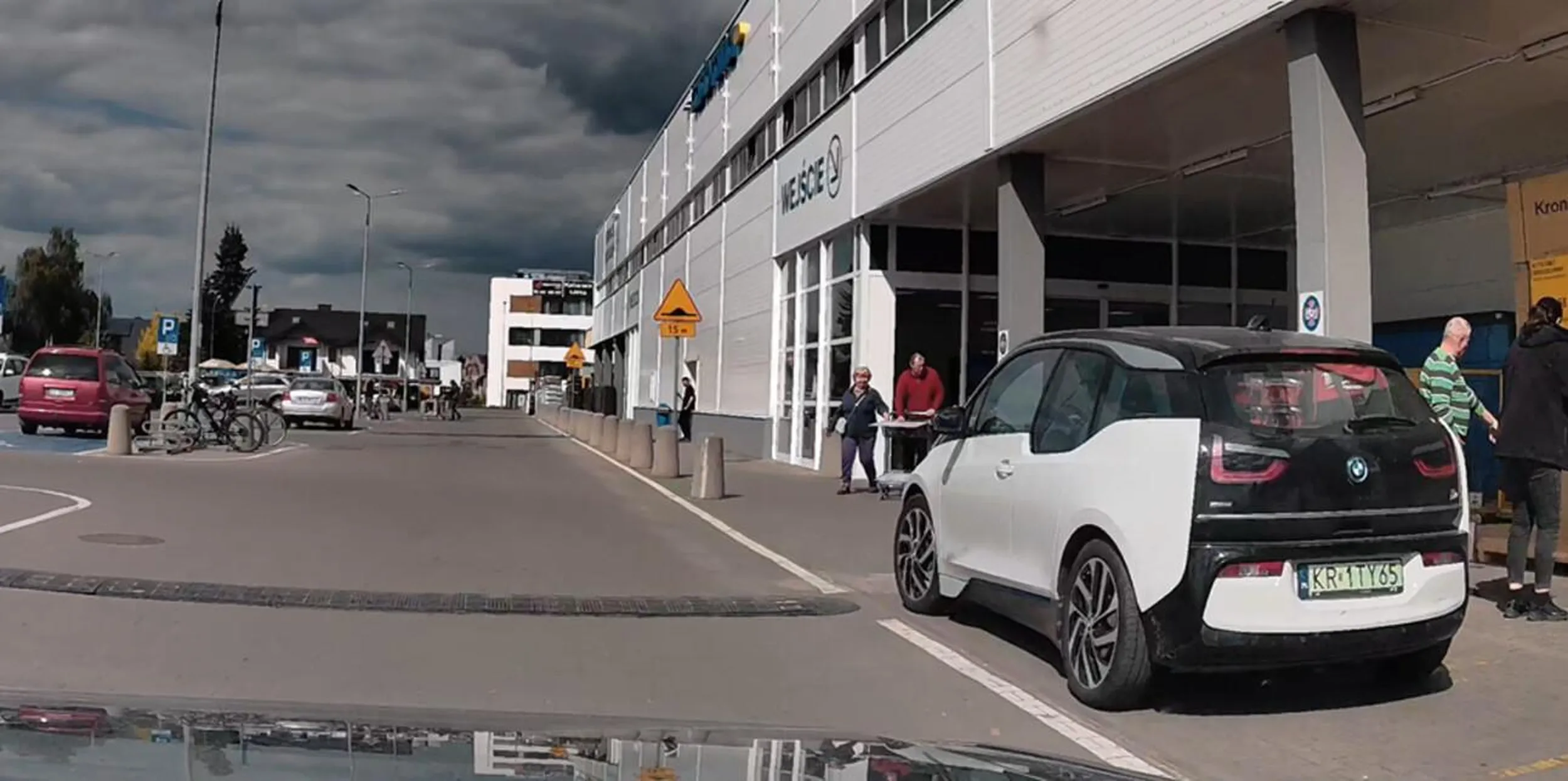 do sklepu jeszcze wjedź