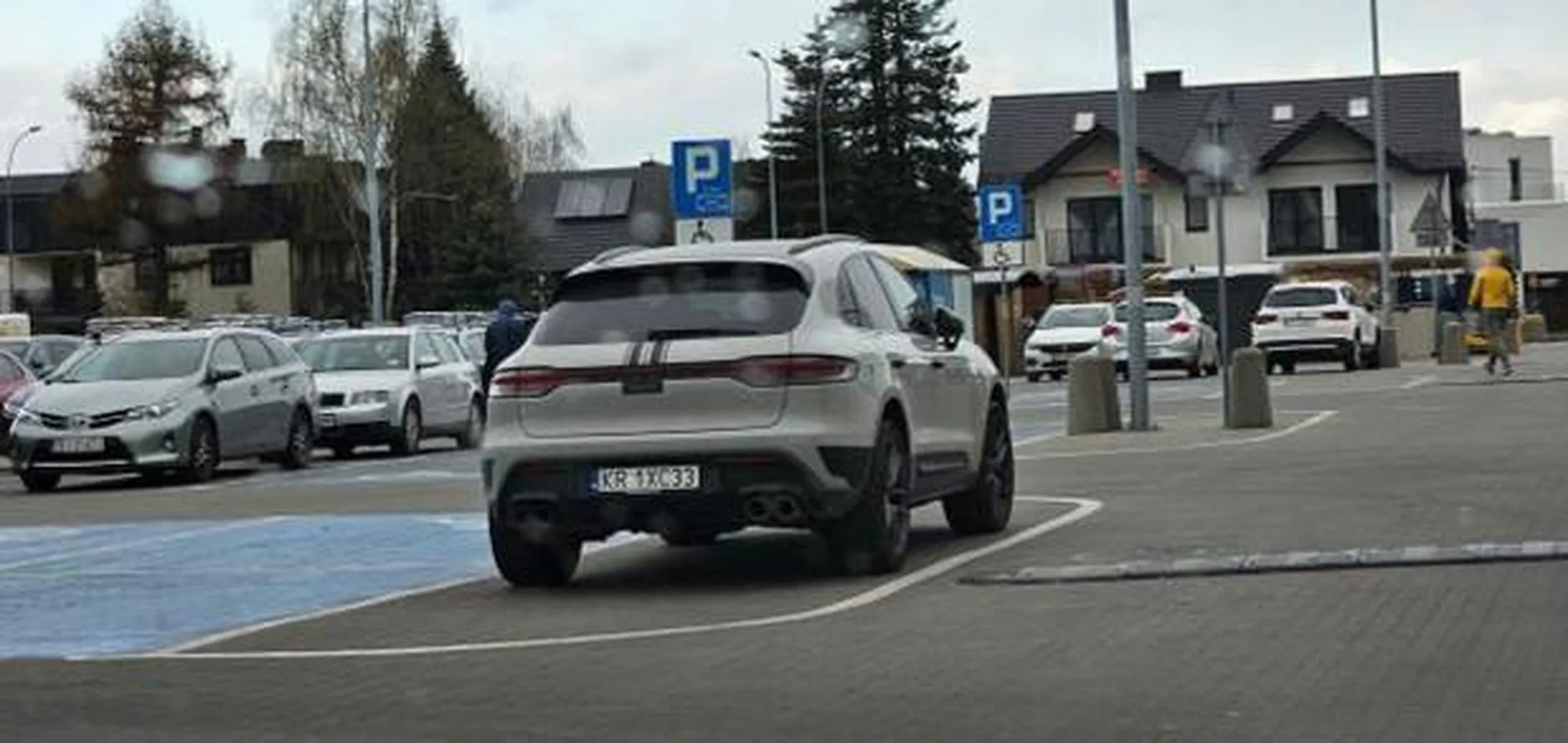 głąb parkuje na obszarze wyłączonym z ruchu