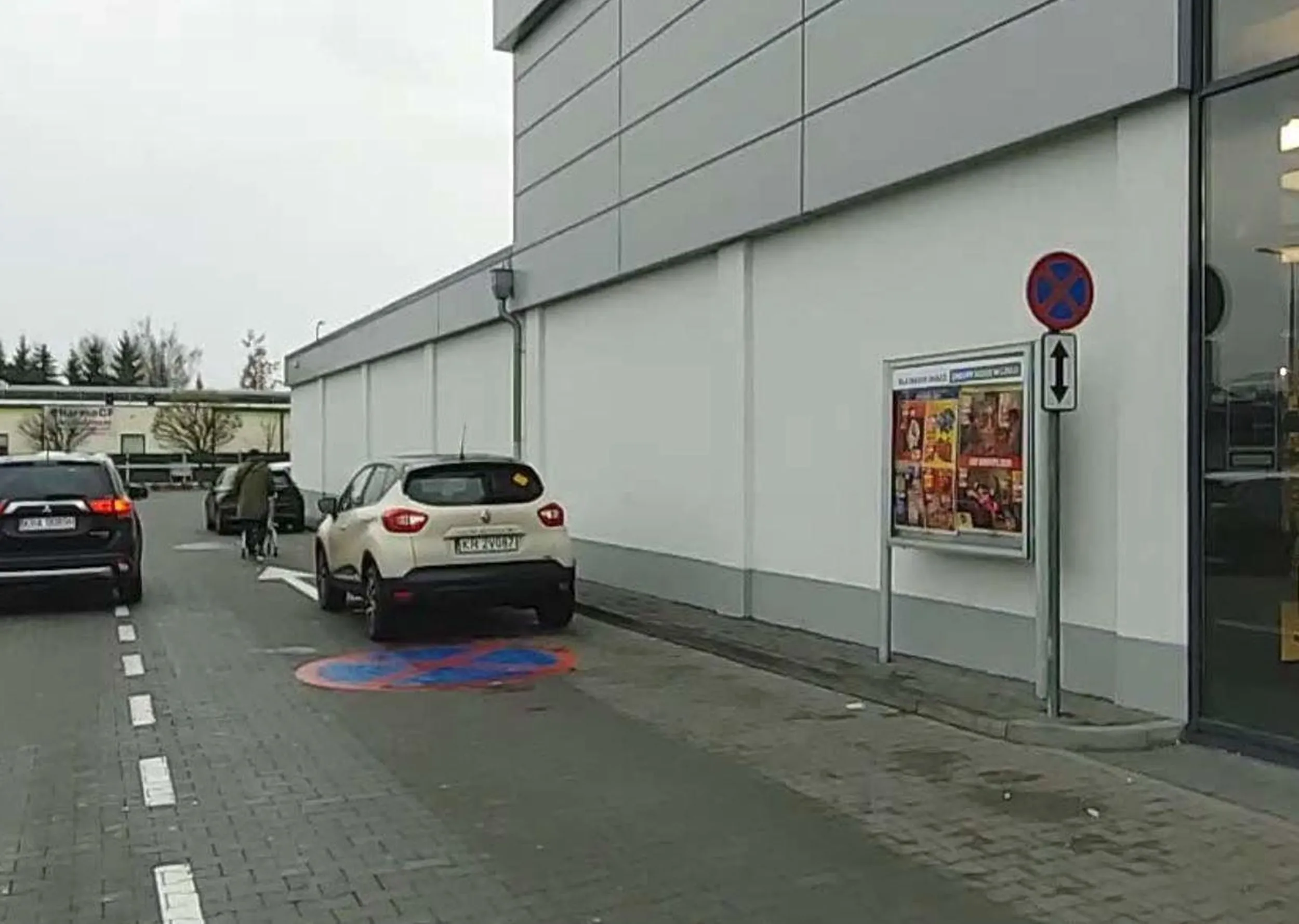 Parkowanie pod Lidlem