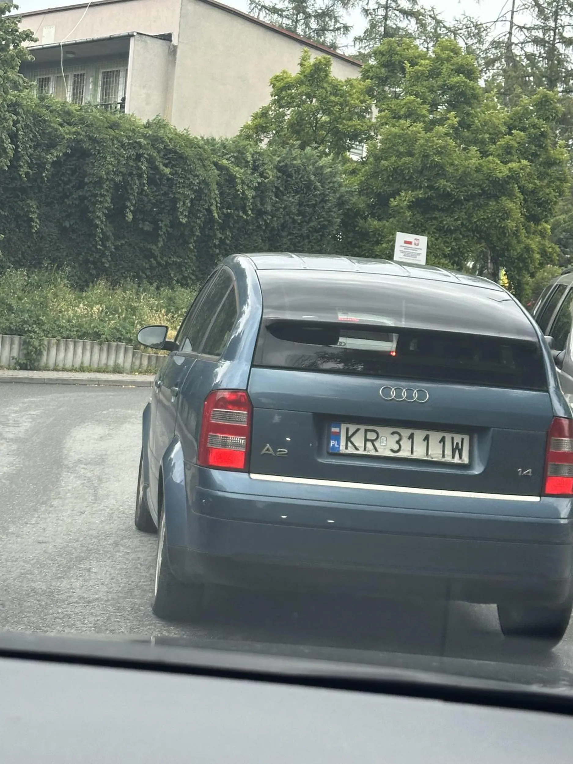 Jazda pod prąd wpycha się tępa dzidda