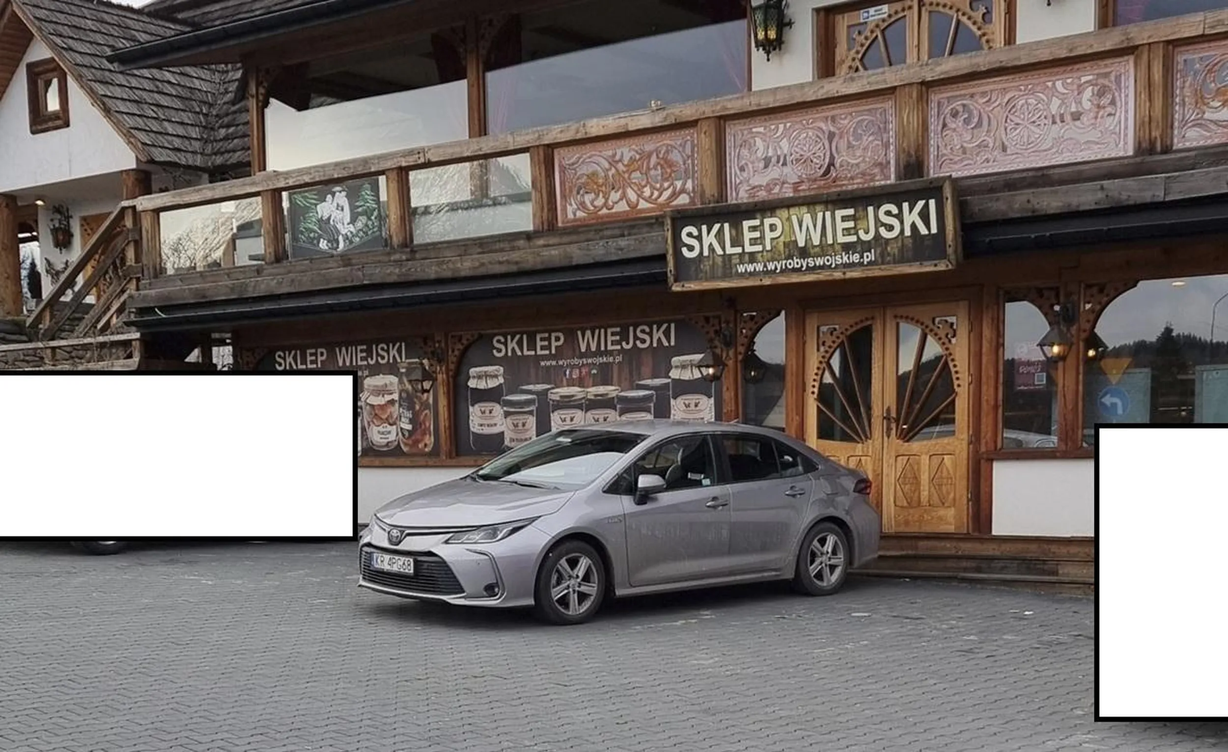 Niesamowite jakim idiotą trzeba być żeby tak zastawić drzwi wejściowe i zmuszać do przeciskania się między drzwiami a tym gruzem... Szczególnie, że parking jest ogromny i w większości pusty