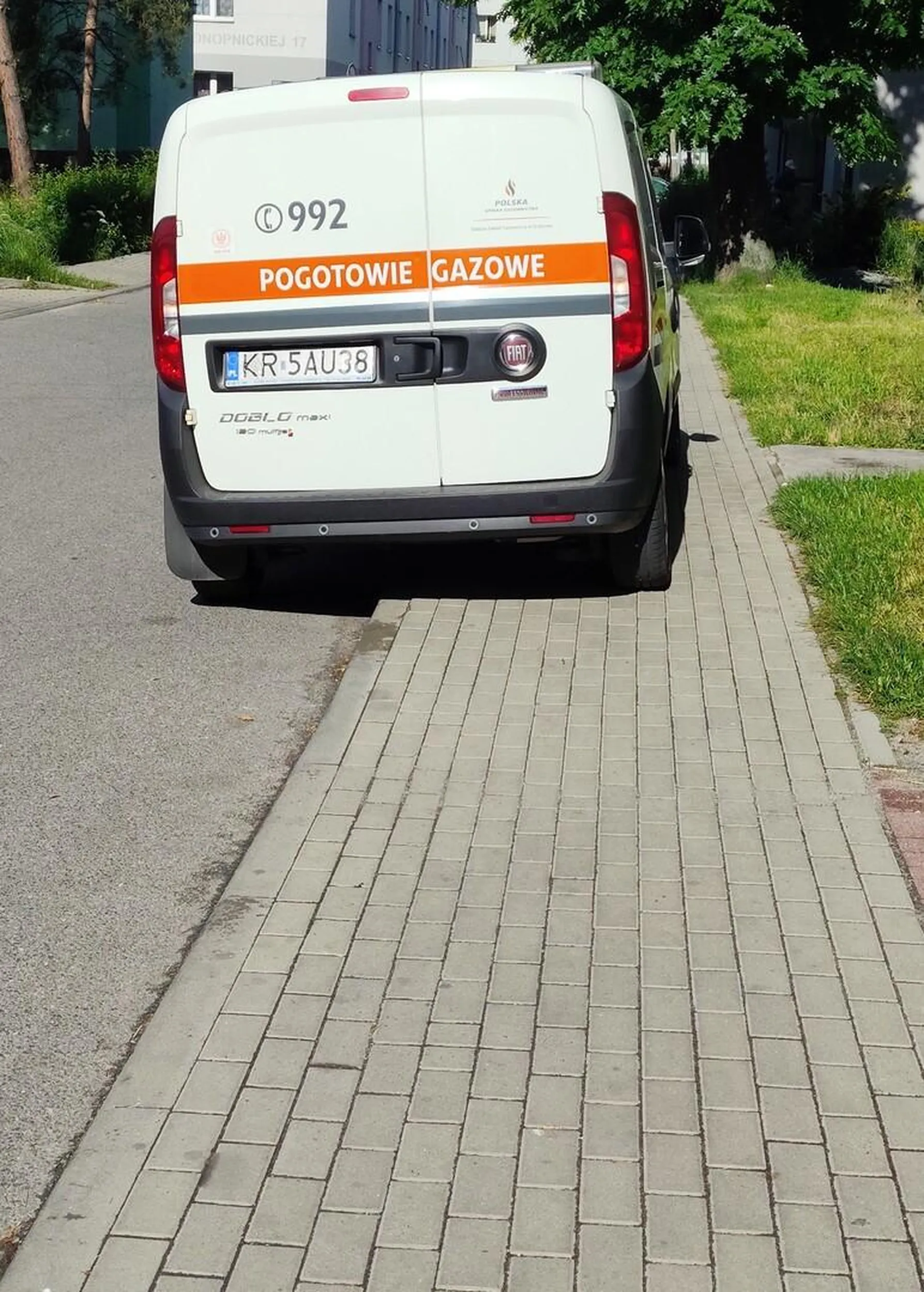 Zastawianie chodnika!