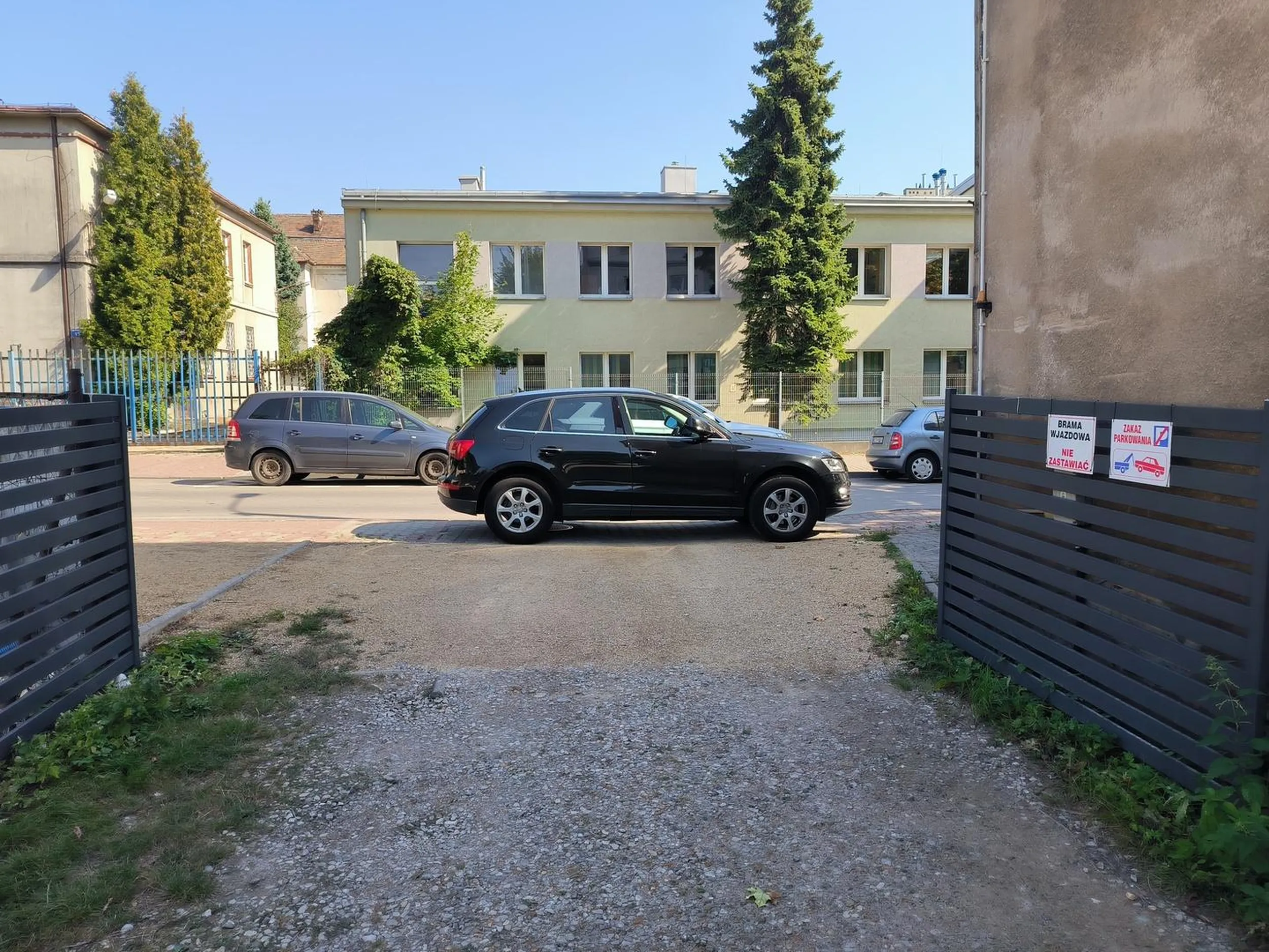 Parking na wjeździe Pani krakowianki