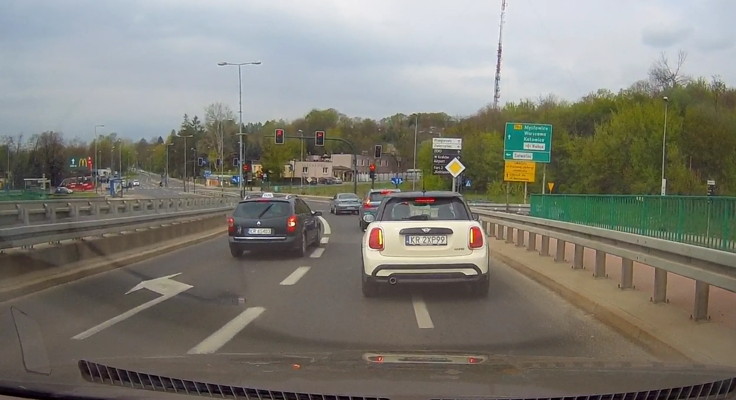 typowa złotówa, wpieprza sie przed wszystkich na światłach