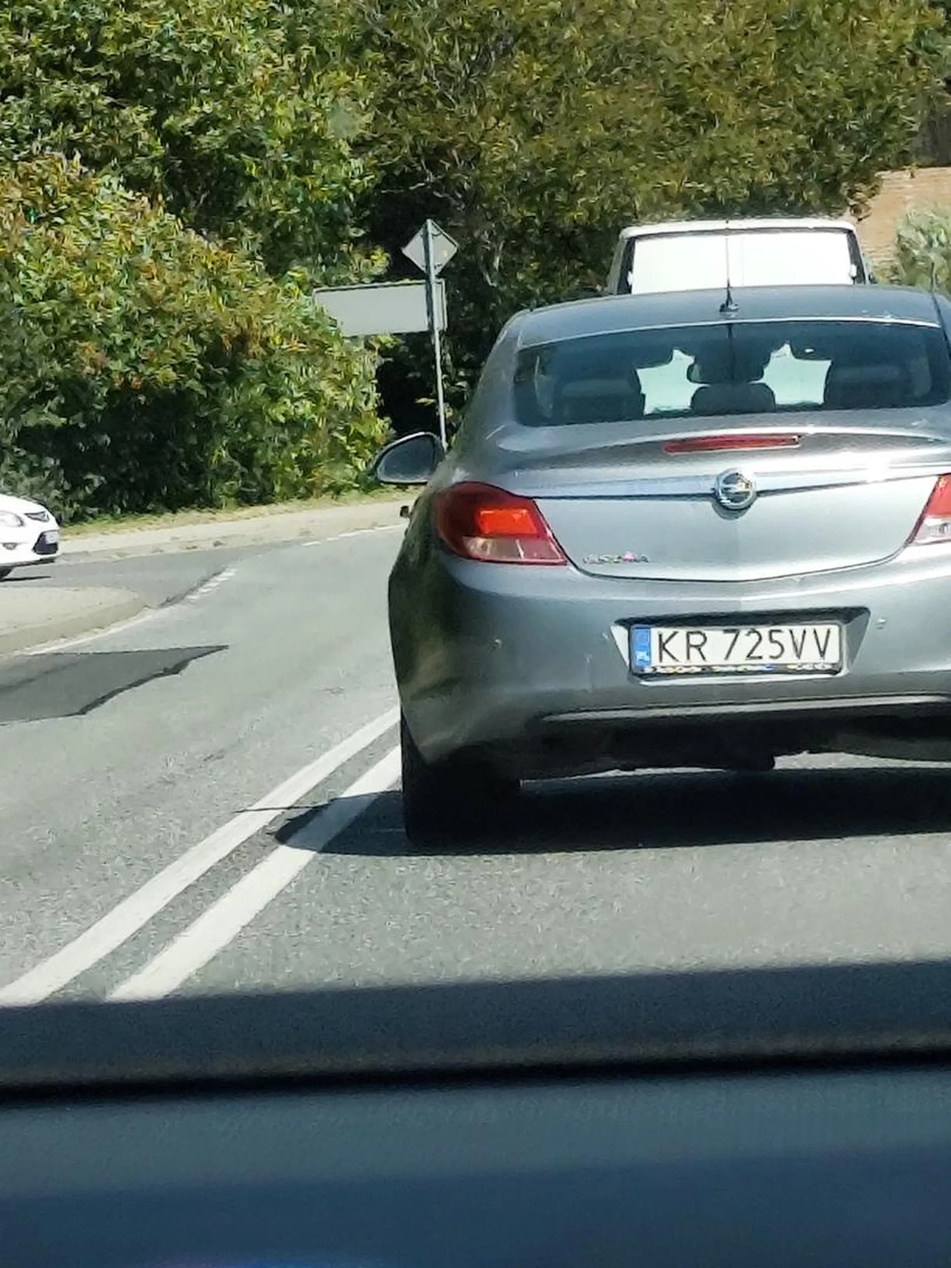 Osłona lata ci jak nie wiem co w tej Insignia na tę tretytke ją chociaż przyczep ps nie pozdrawiam