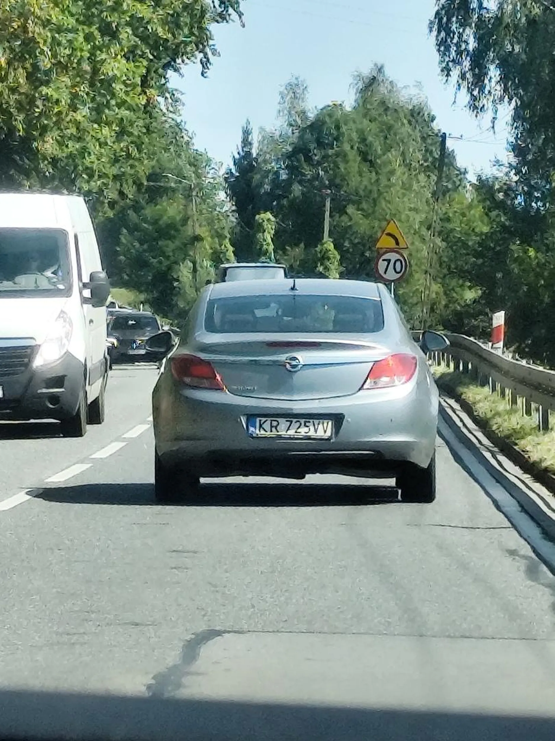 Osłona lata ci jak nie wiem co w tej Insignia na tę tretytke ją chociaż przyczep ps nie pozdrawiam