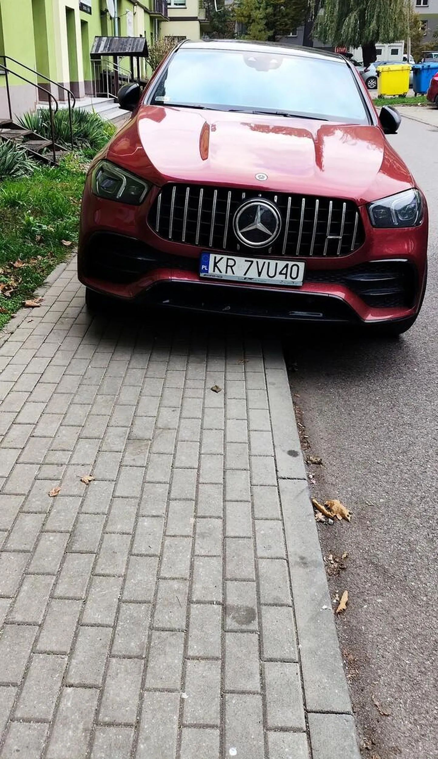 chodnik jest dla pieszych...