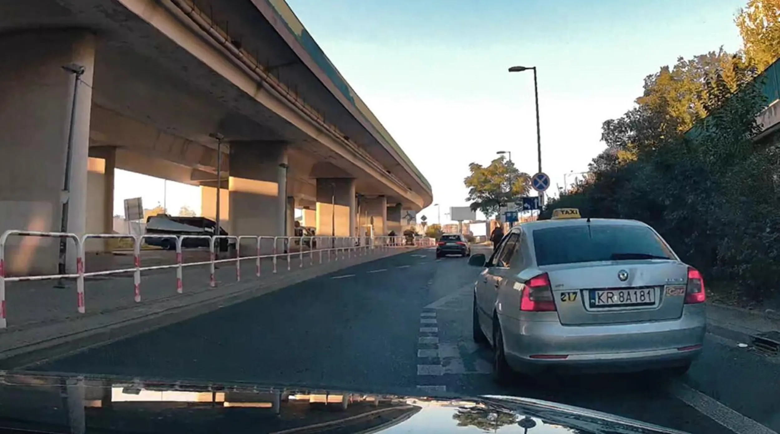 to nie miejsce dla ciebie, głąbie