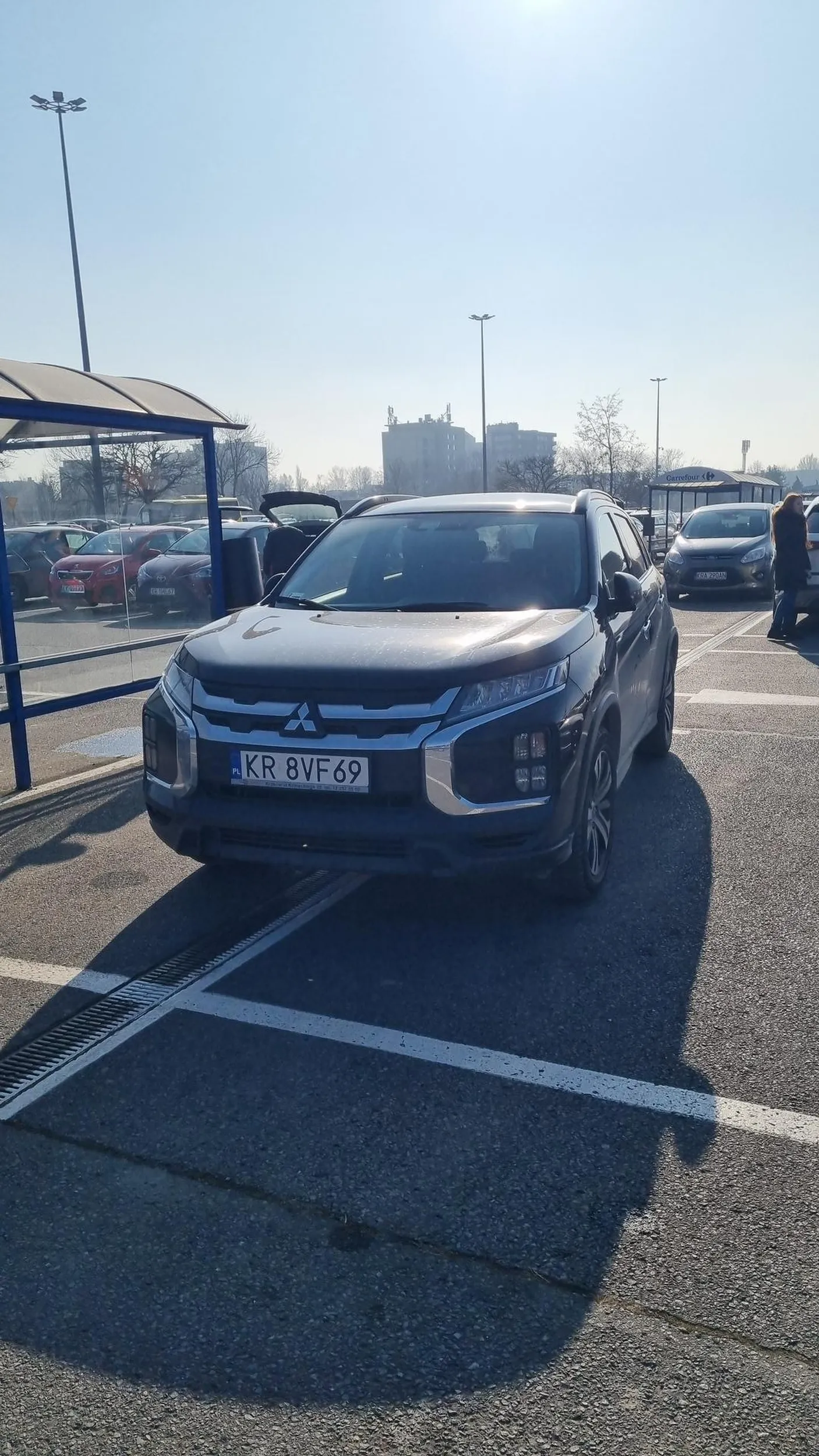 Parkowanie pierwsza klasa! Poziom taki jak rysunek na drzwiach.